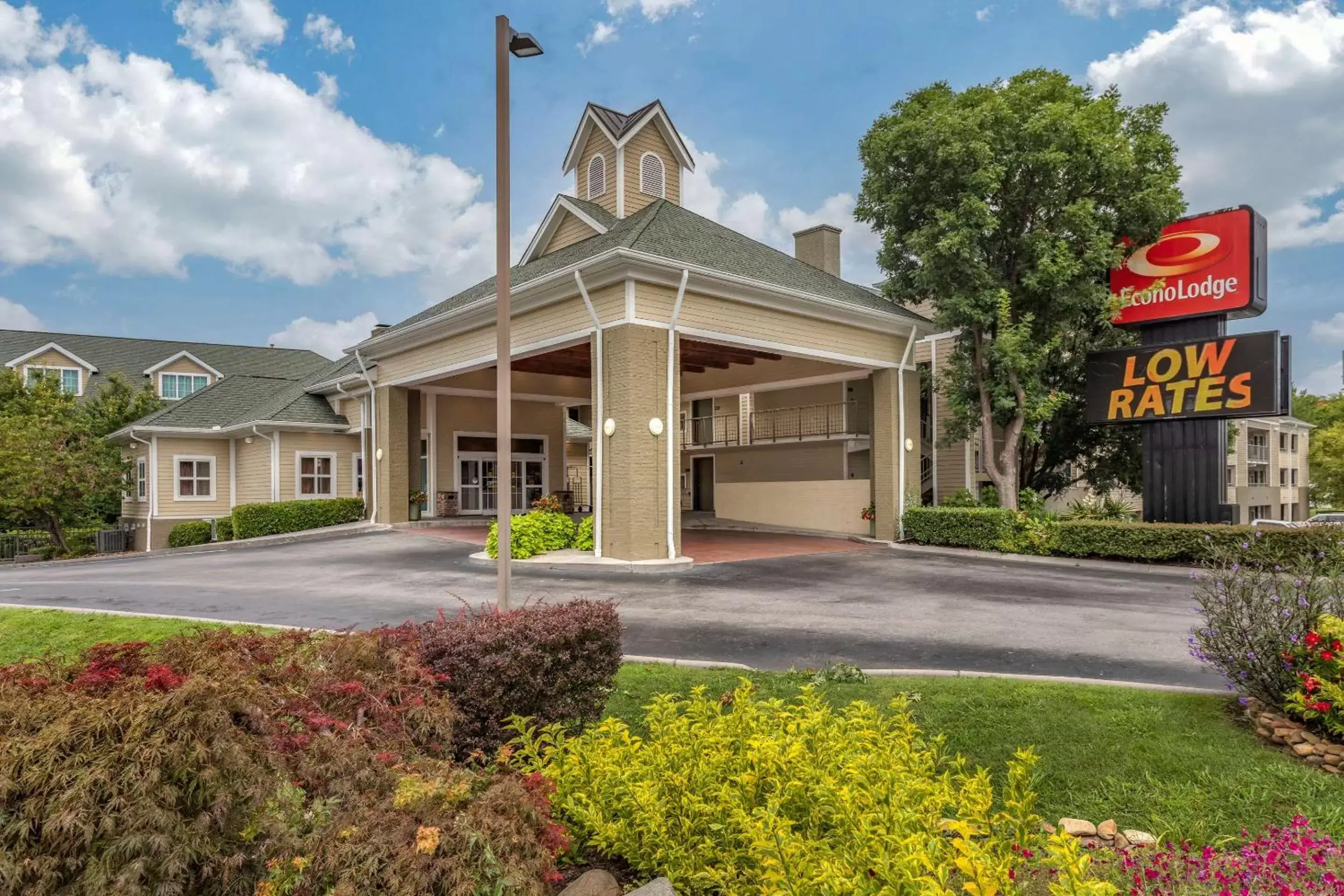Property Building in Econo Lodge Pigeon Forge Riverside
