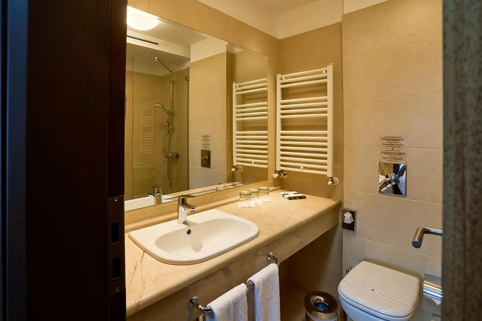 Bathroom in Central Plaza Hotel