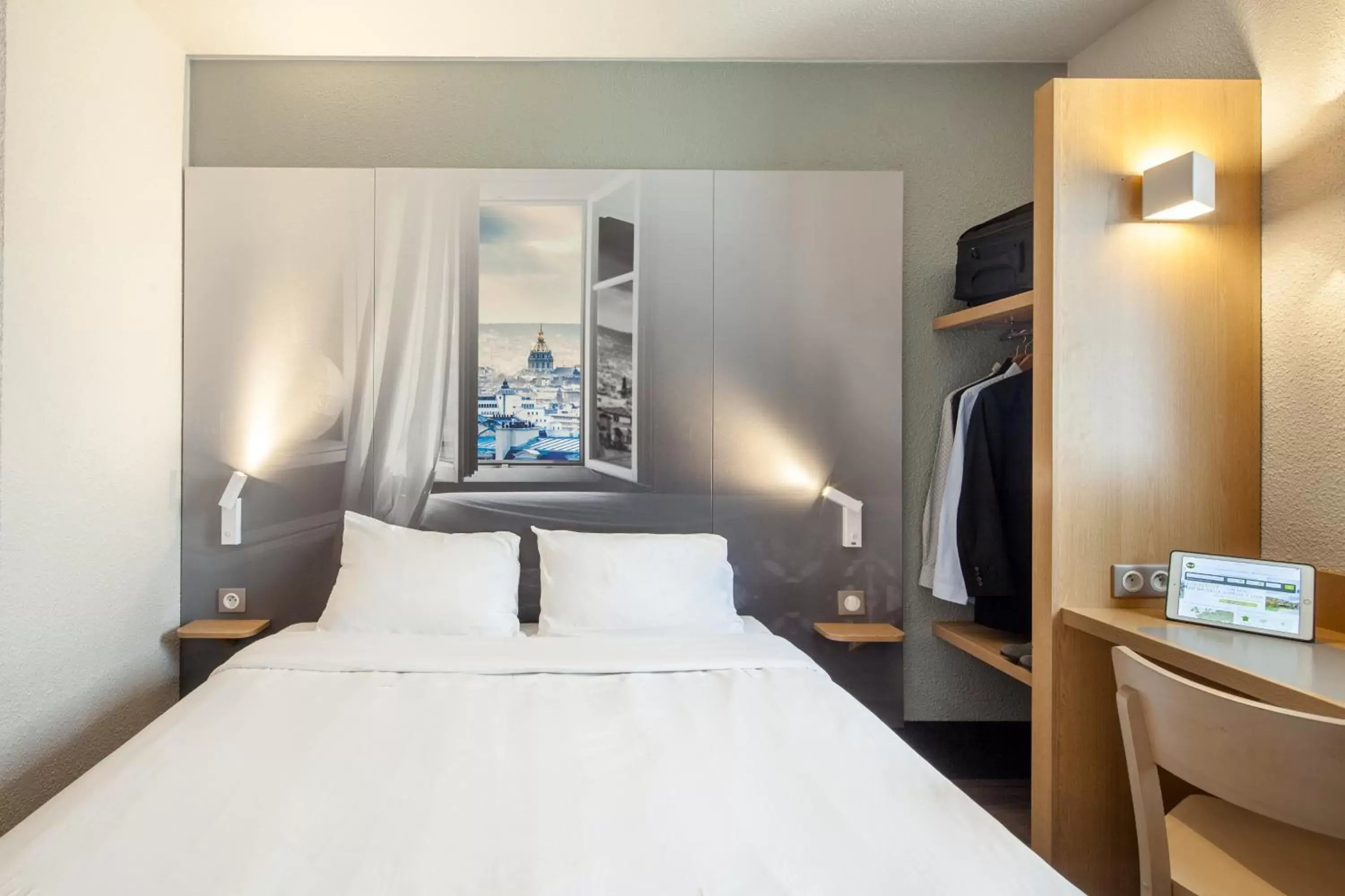 Bedroom, Bed in B&B HOTEL Paris Nord Villepinte