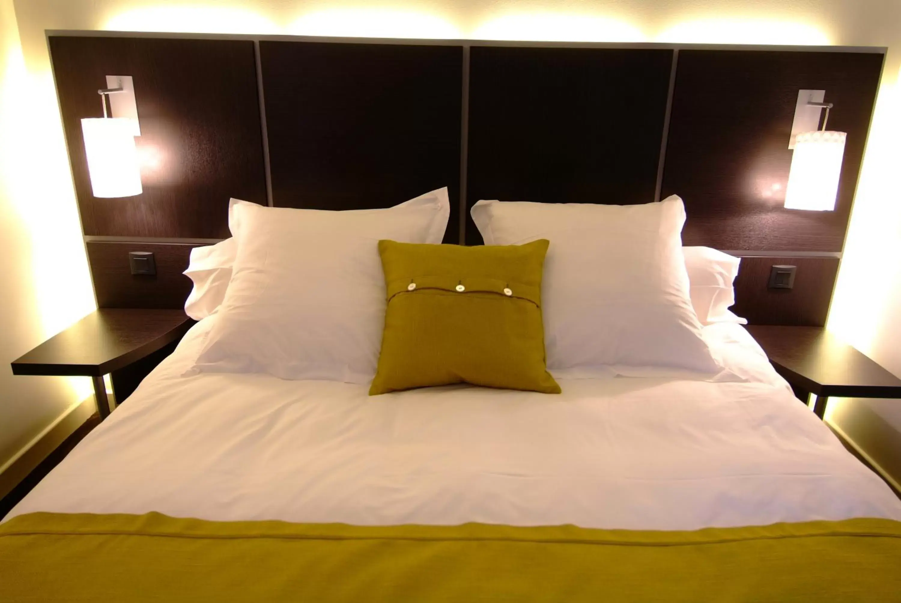 Bed in The Originals Boutique, Hôtel Marytel, Montbrison (Inter-Hotel)