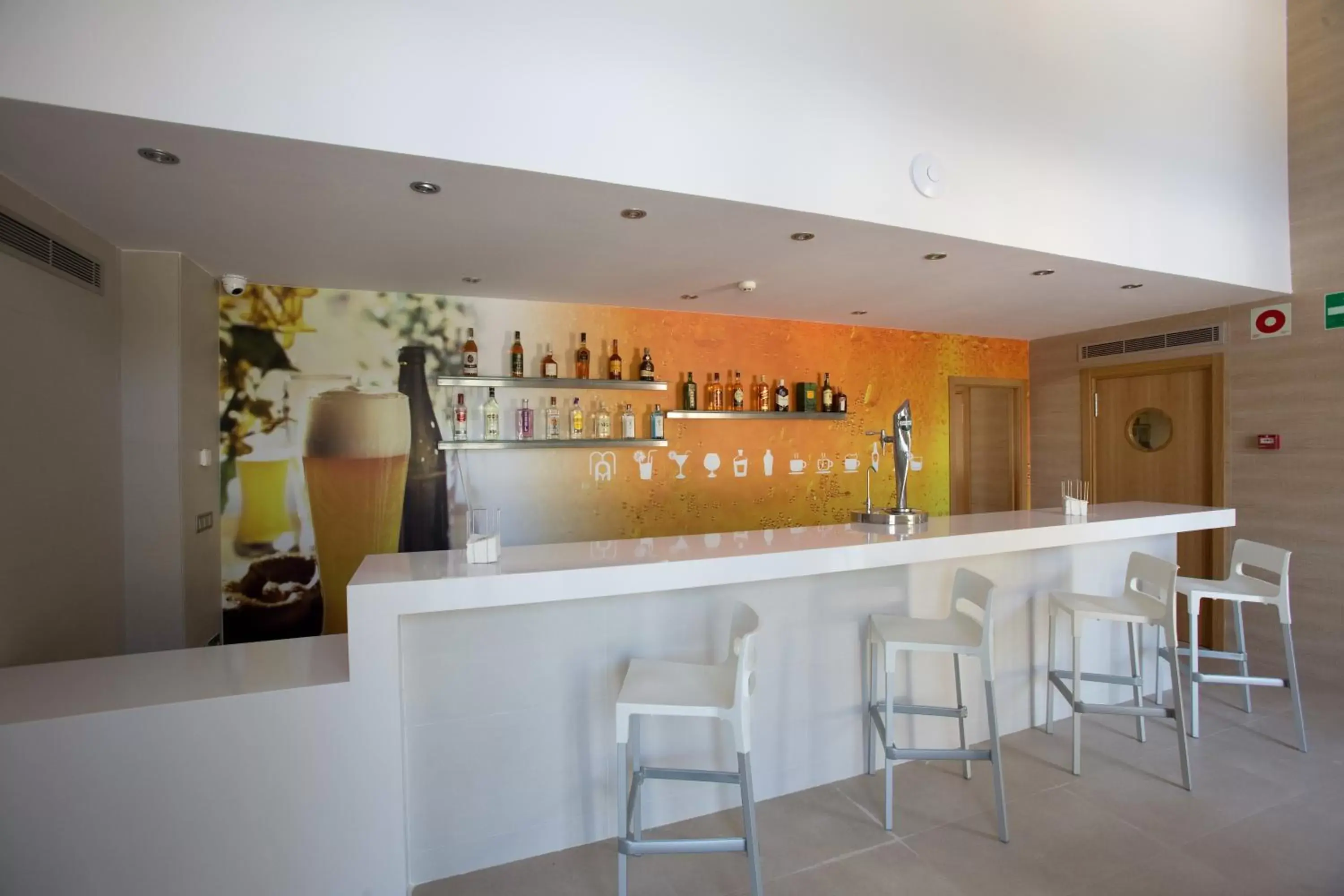 Lounge or bar in M.A. Hotel Sevilla Congresos Lounge or bar in M.A. Hotel Sevilla Congresos