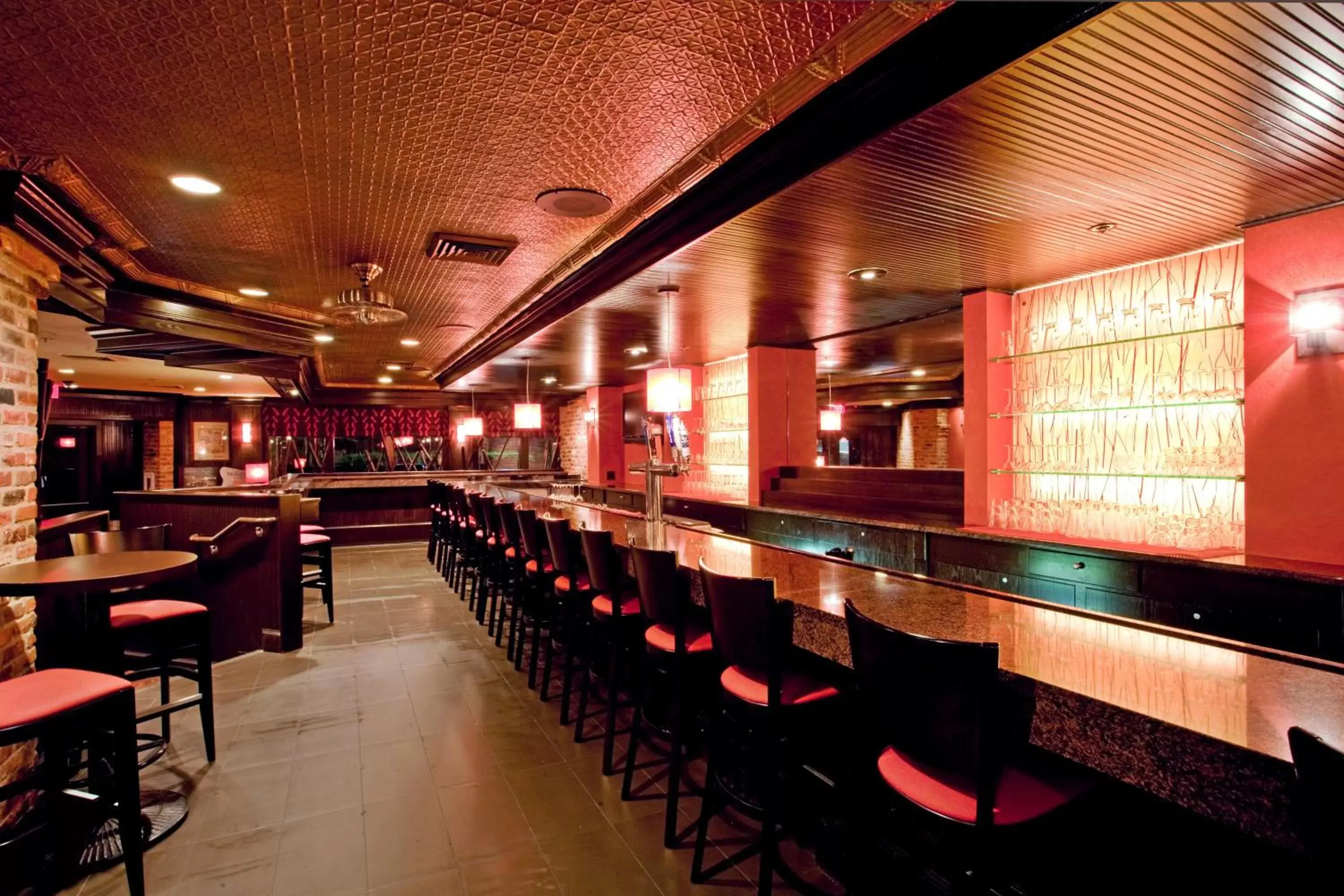 Lounge or bar, Restaurant/Places to Eat in Holiday Inn Virginia Beach - Norfolk, an IHG Hotel