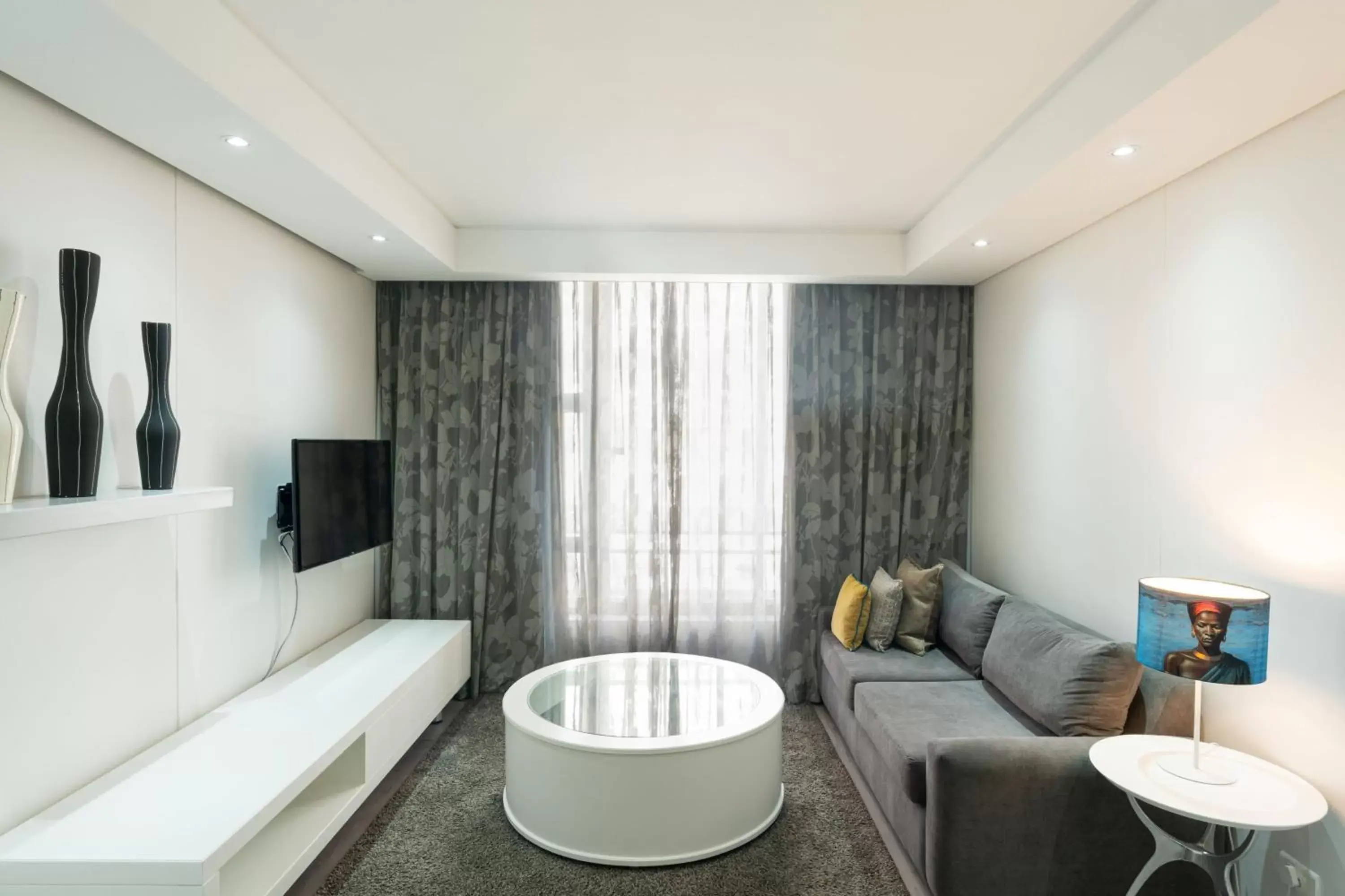 Lounge or bar, Bathroom in Protea Hotel by Marriott Cape Town North Wharf