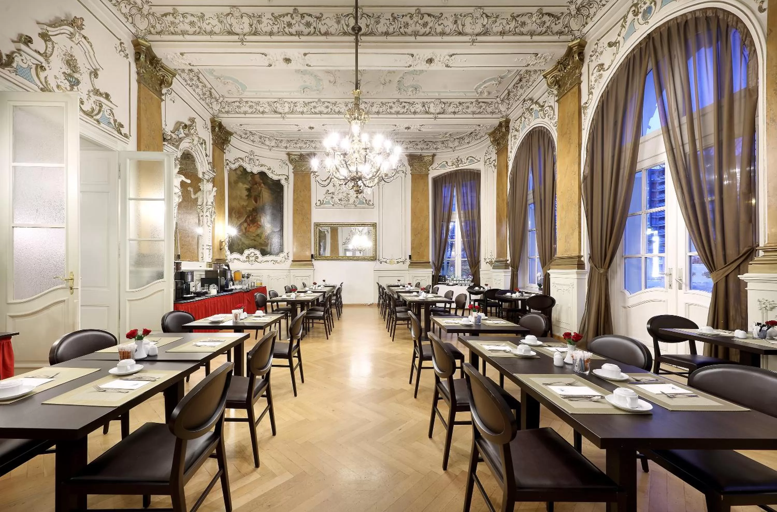 Lounge or bar in Eurostars Park Hotel Maximilian