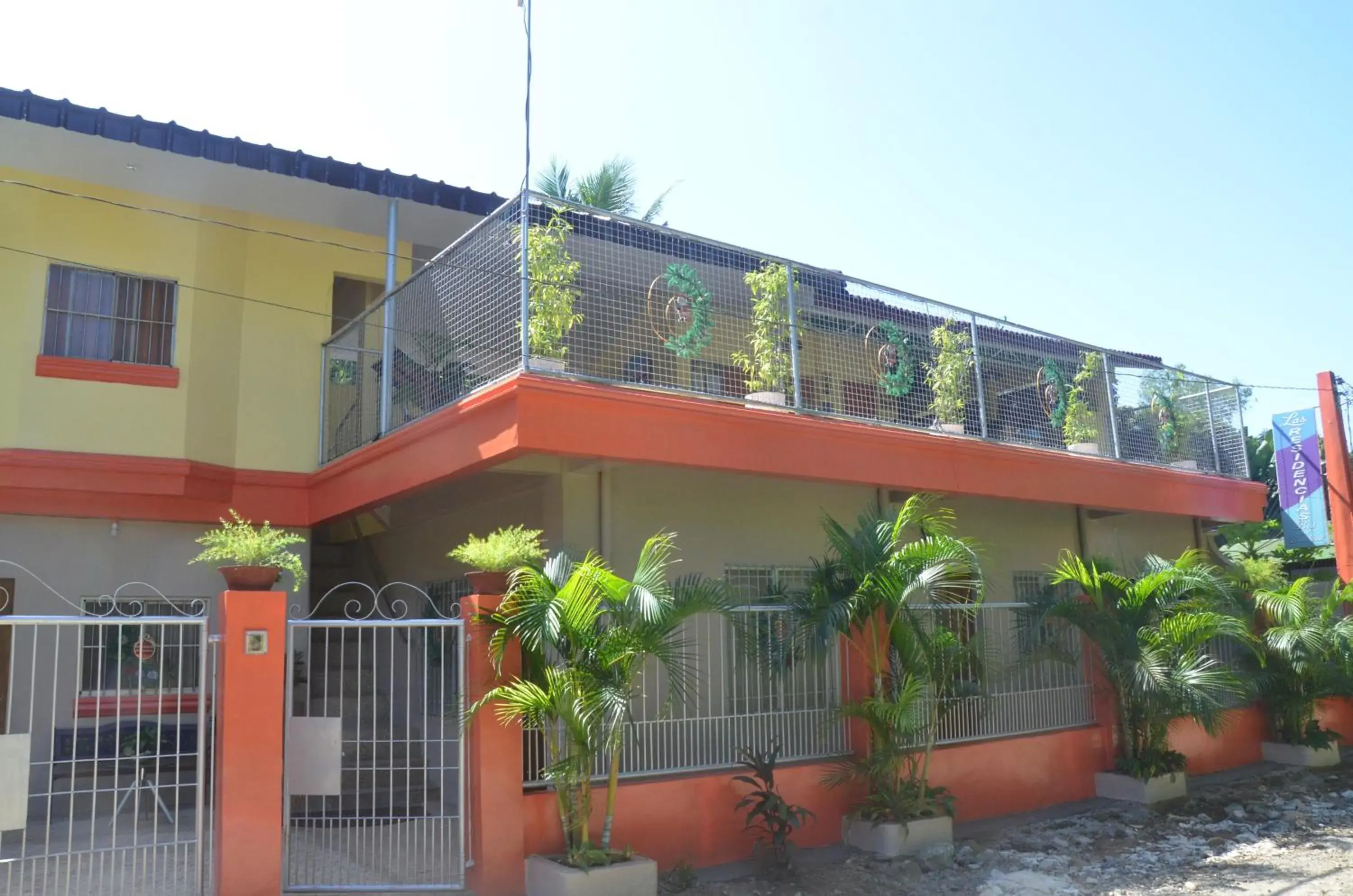 Facade/entrance, Property Building in Las Residencias Bed And Breakfast