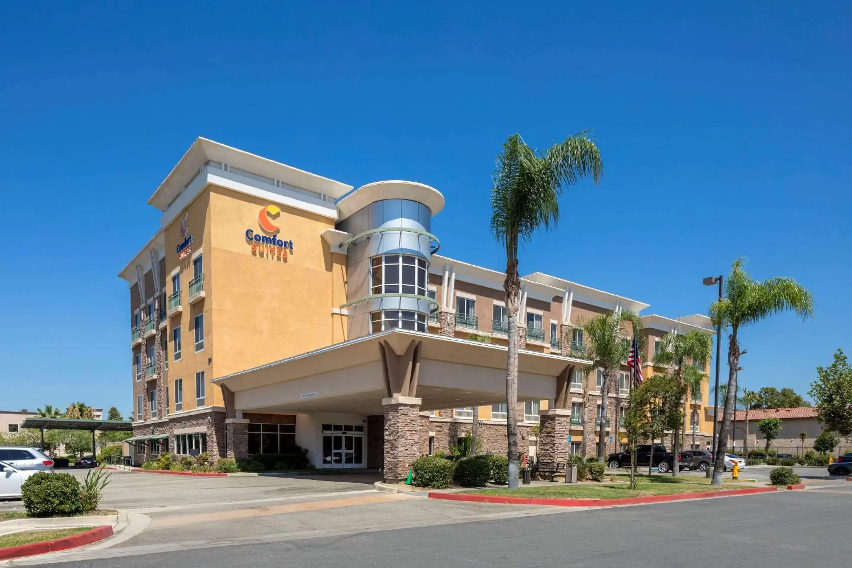Property Building in Comfort Suites Ontario Airport Convention Center