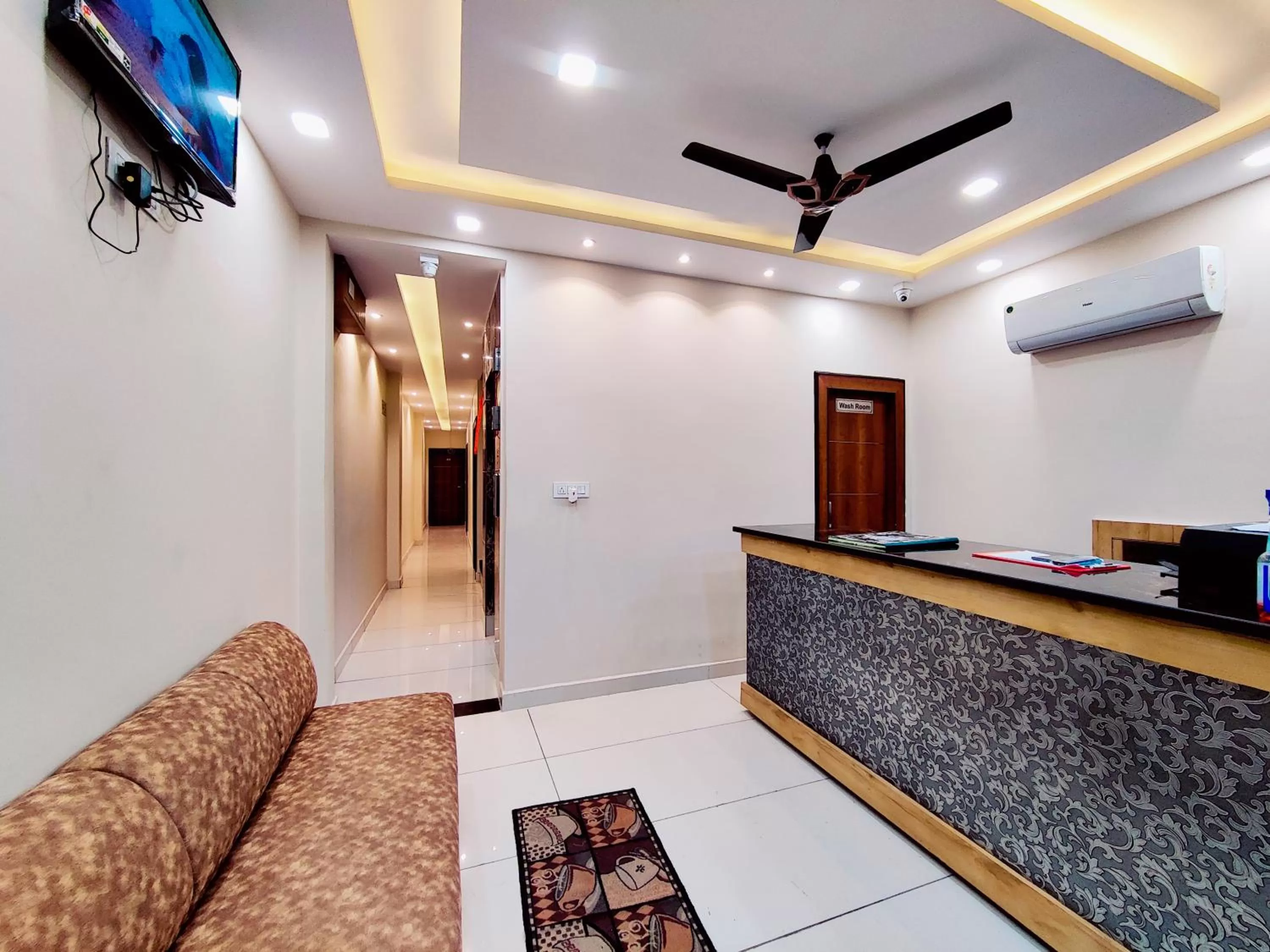 TV and multimedia, Lobby/Reception in Perfect Stayz Dwarkesh - Hotel Near Haridwar Railway station