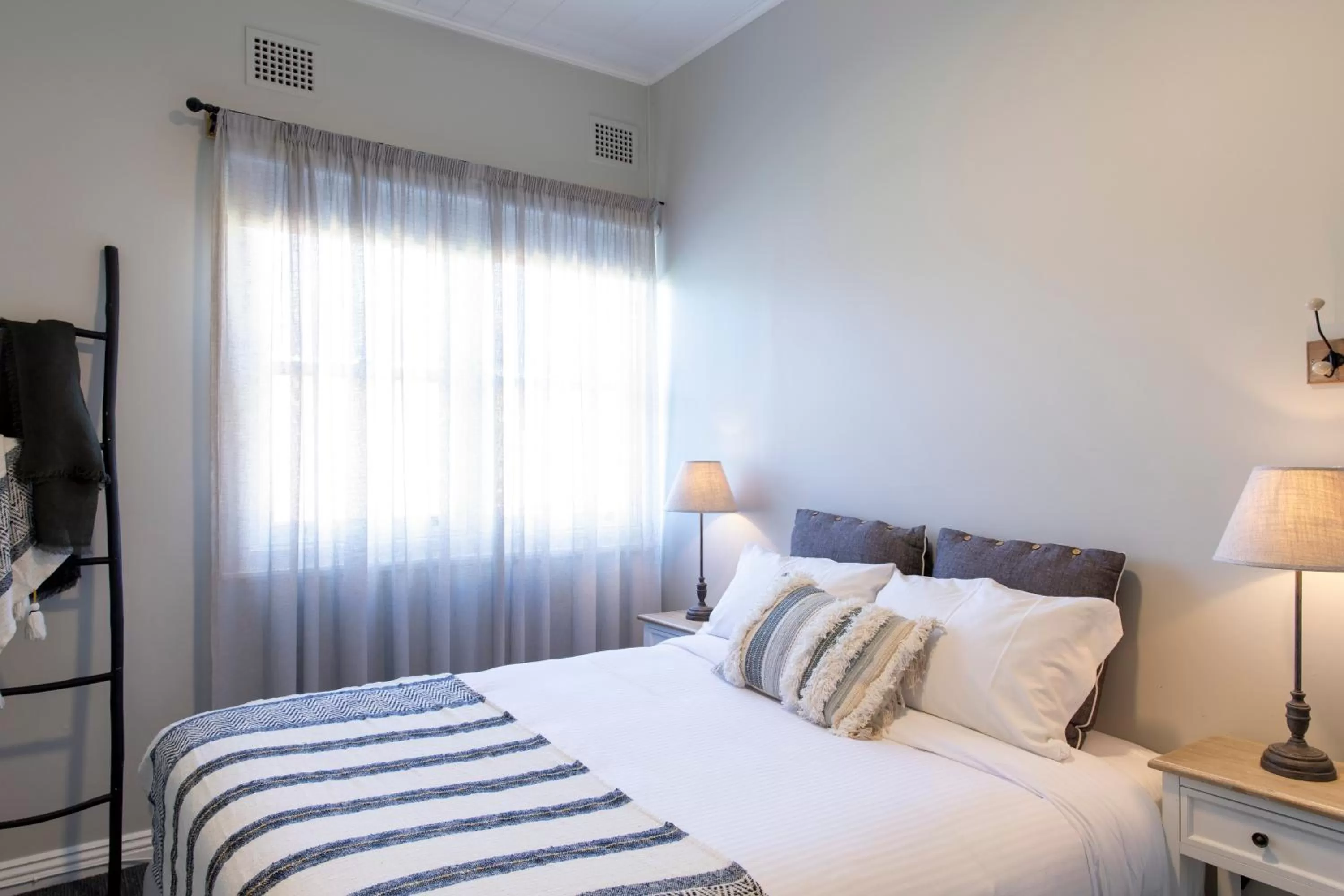 Bed in Robertson Public House and Kitchen