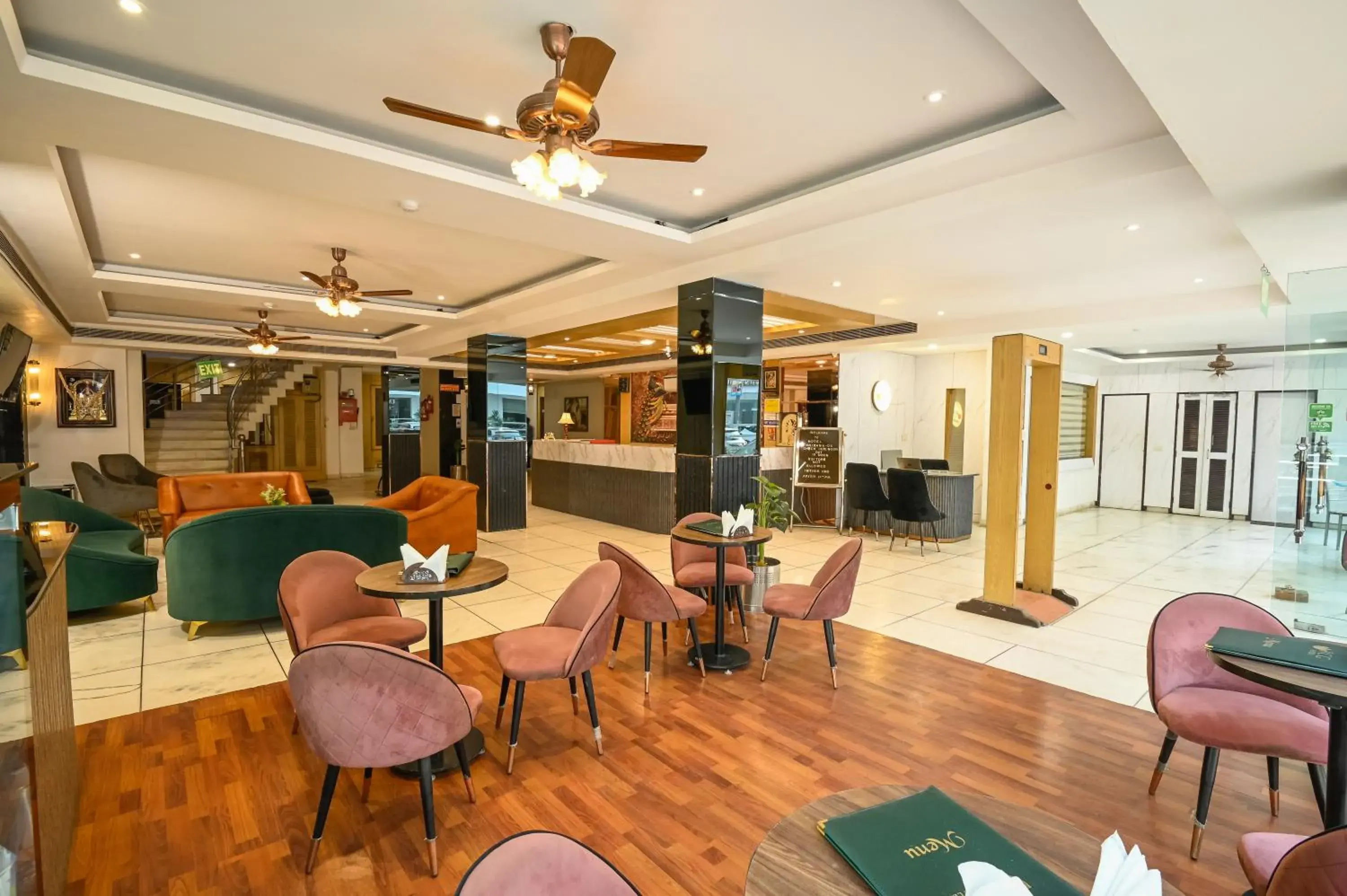 Restaurant/places to eat, Lobby/Reception in Hotel Krishna Deluxe-By RCG Hotels