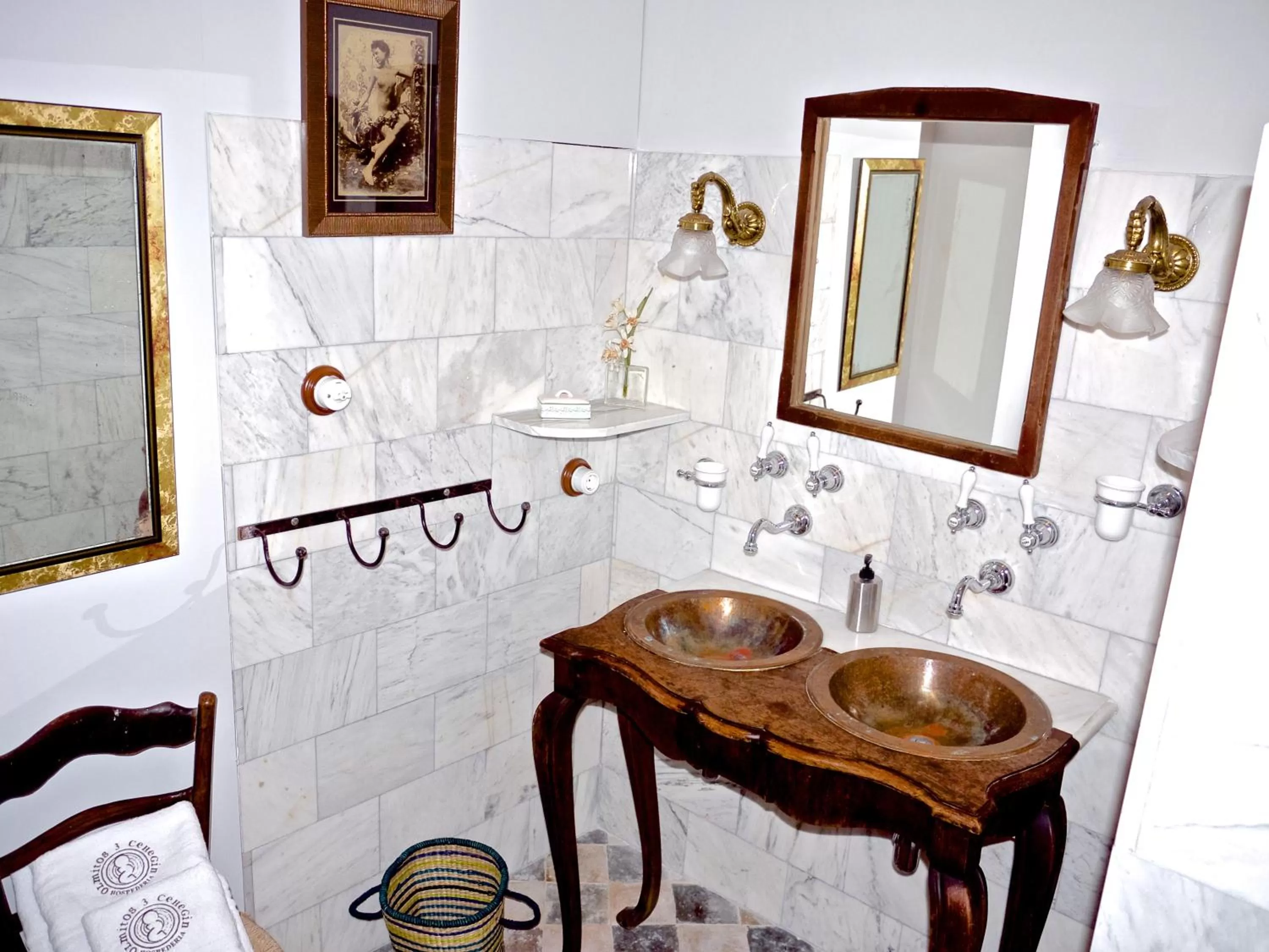 Bathroom in Olmitos 3 Hotel boutique, Casa-Palacio