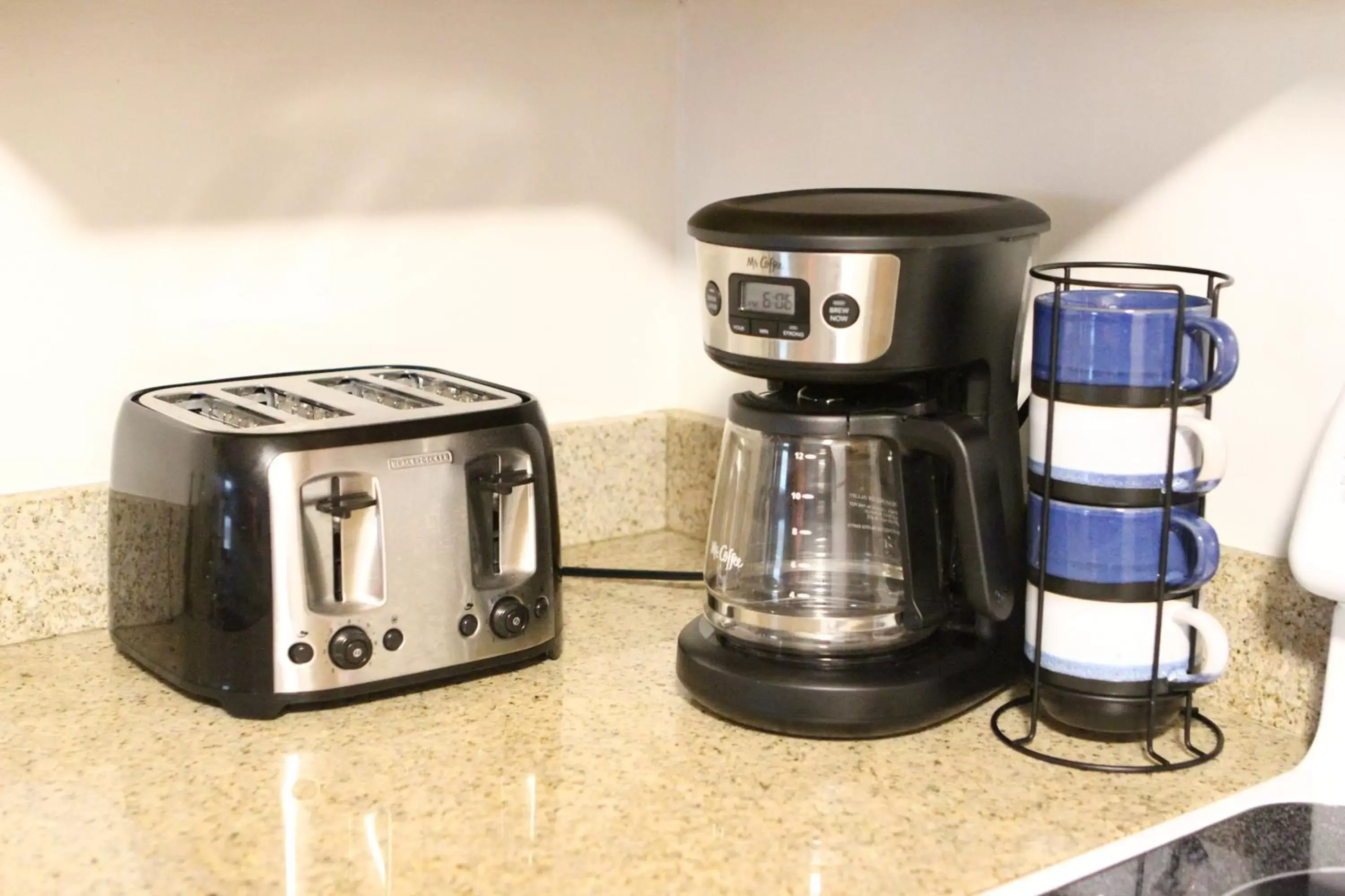 Kitchen or kitchenette, Coffee/Tea Facilities in Bay Lodging Resort