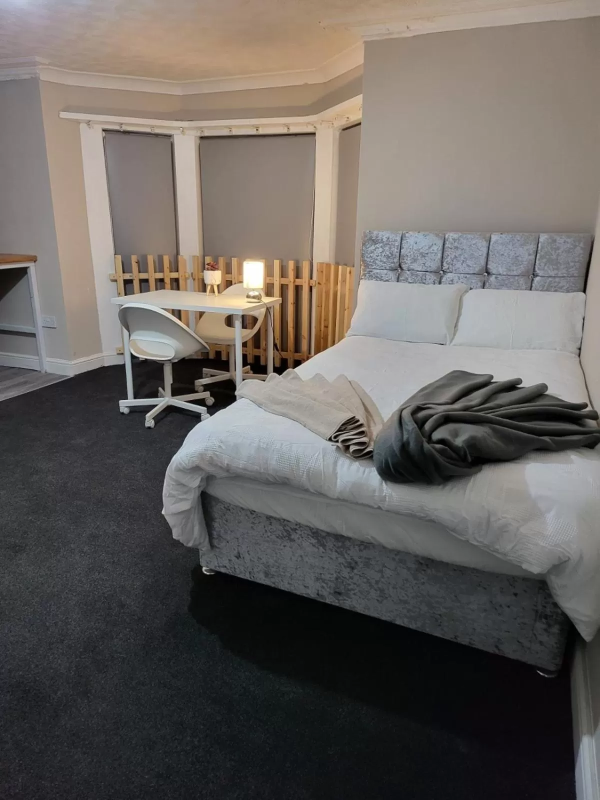 Photo of the whole room, Bed in MM Sure Stay Accommodation - NG1