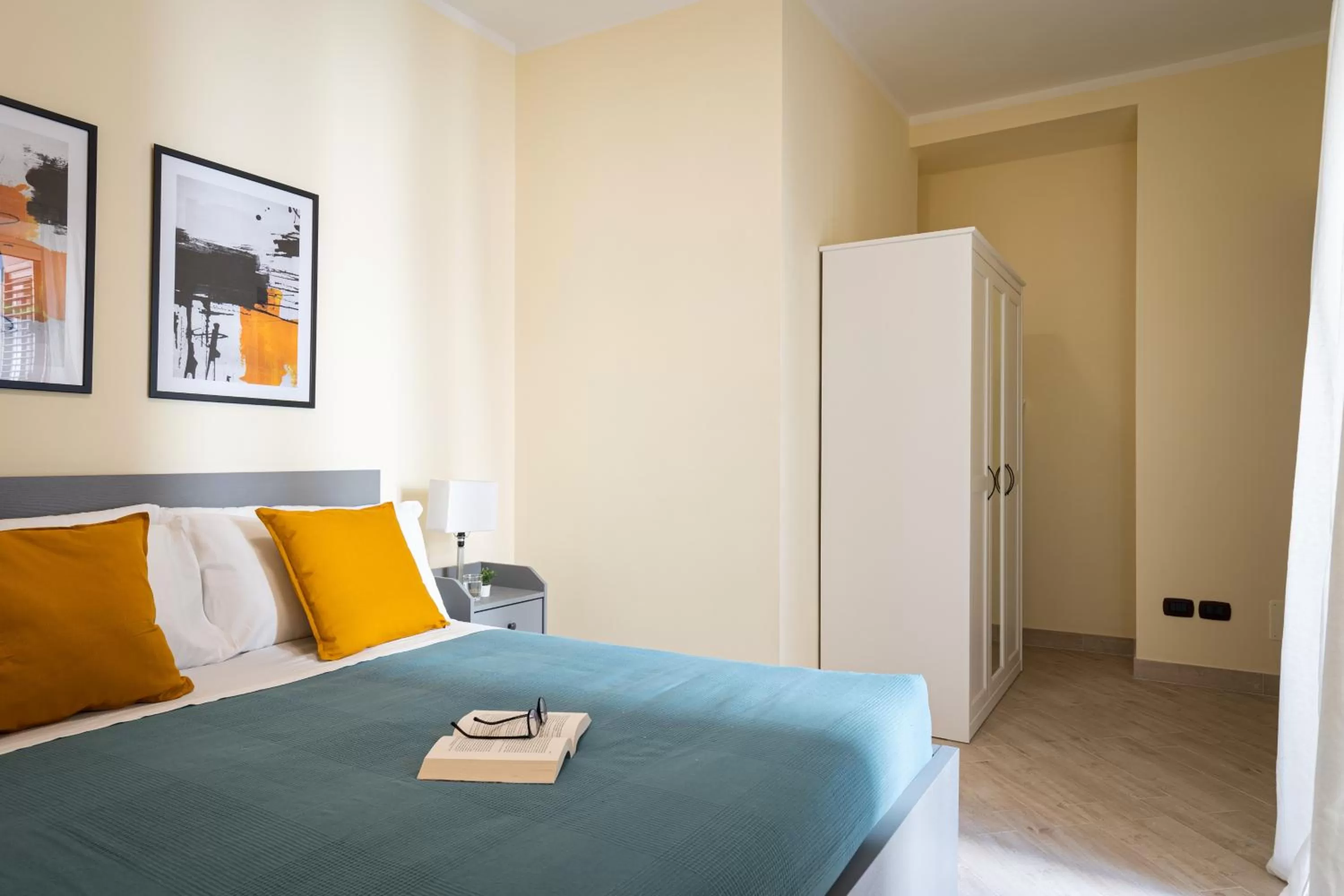 Bed in Open Sicily Residence - Central Apartments Near Quattro Canti