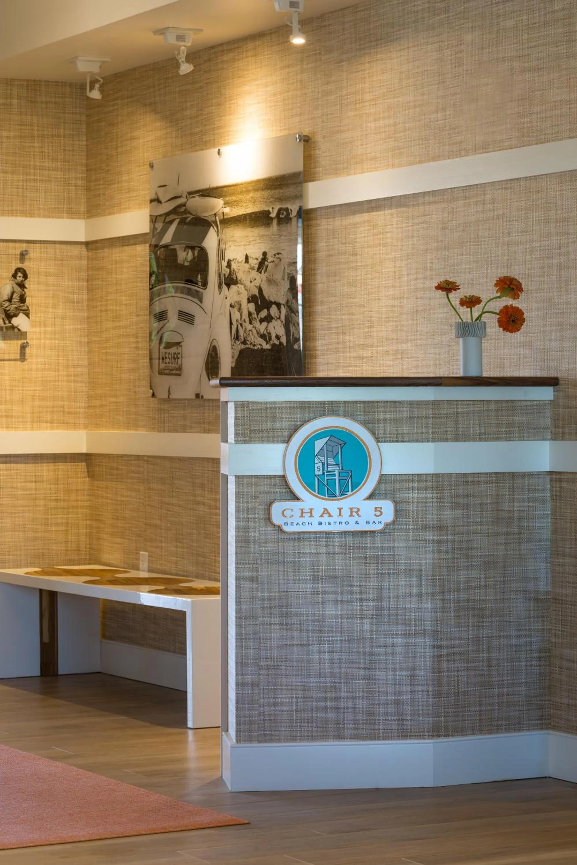 Restaurant/places to eat in The Break Hotel