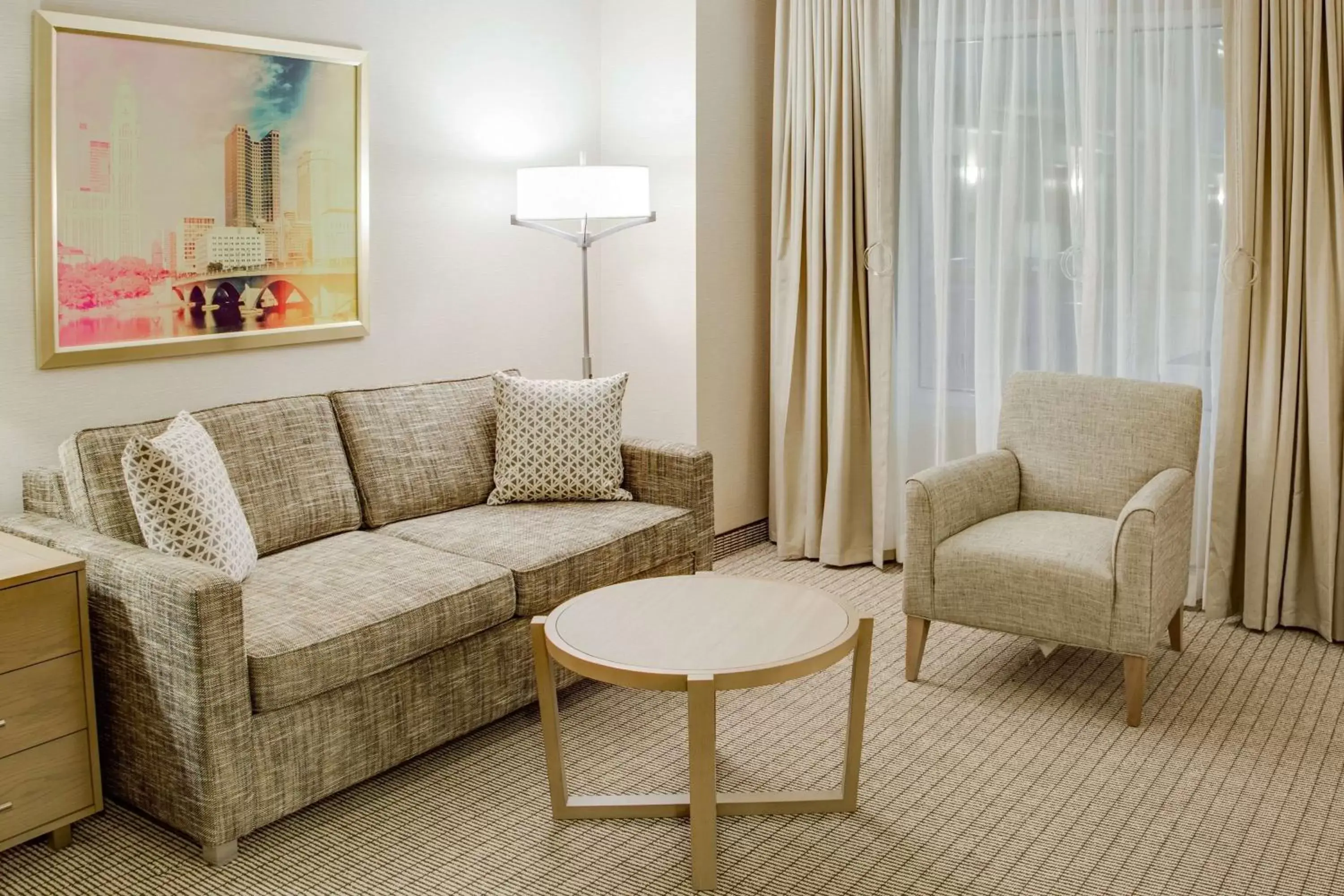 Living room, Seating Area in Embassy Suites by Hilton Columbus Dublin