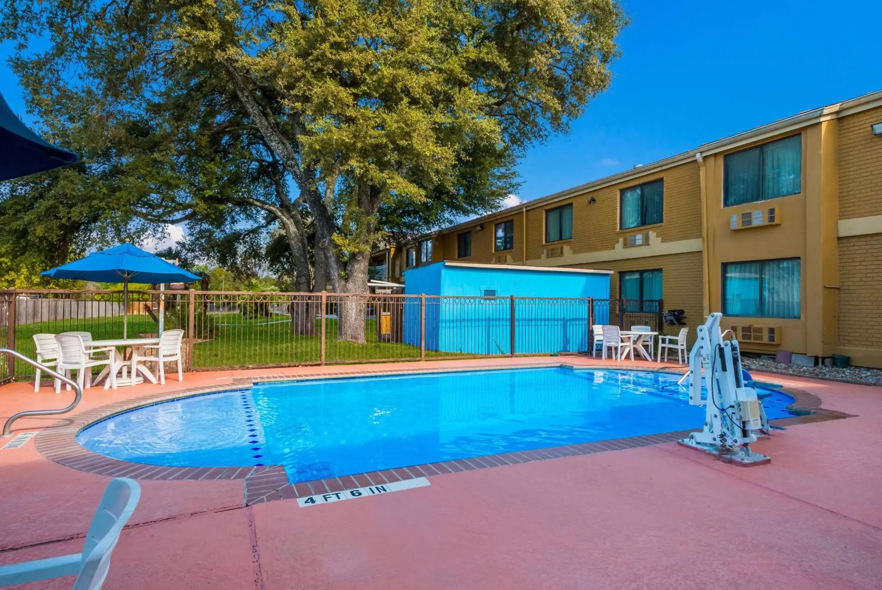 Pool view, Swimming Pool in SureStay Plus Hotel by Best Western San Antonio North