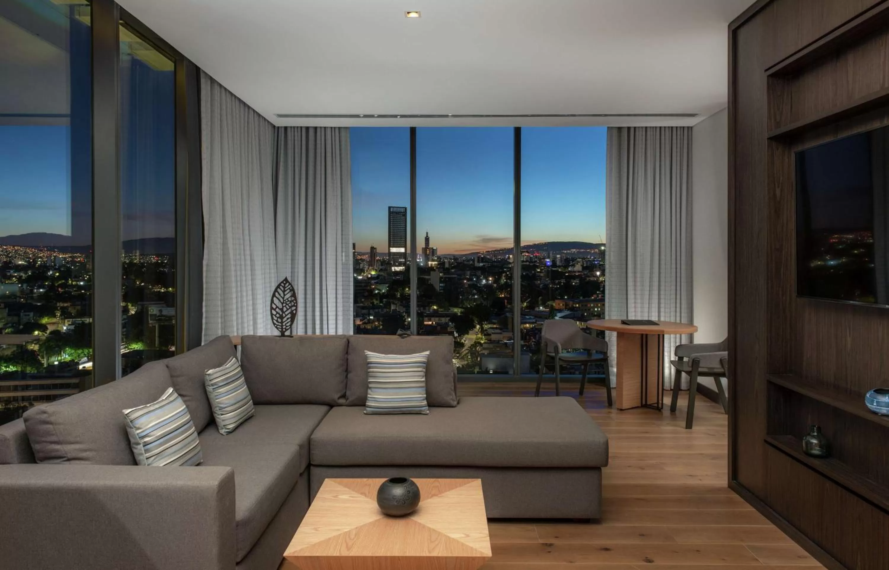 Living room in Hilton Guadalajara Midtown
