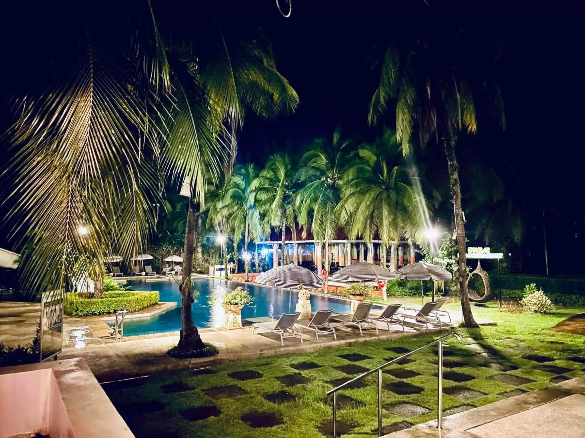 Swimming pool in Palm Galleria Resort Swimming pool in Palm Galleria Resort