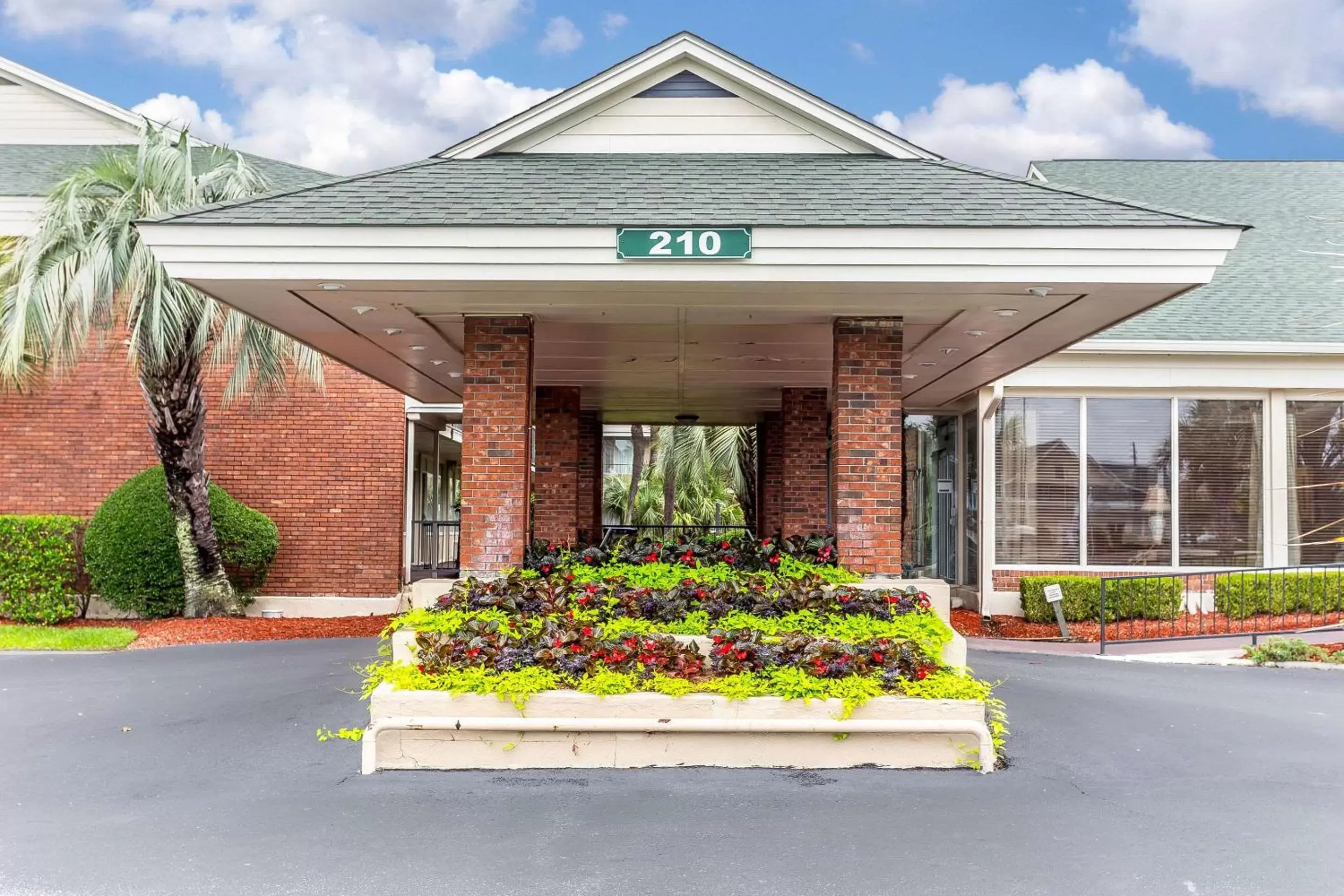 Property building in Quality Inn & Suites Georgetown
