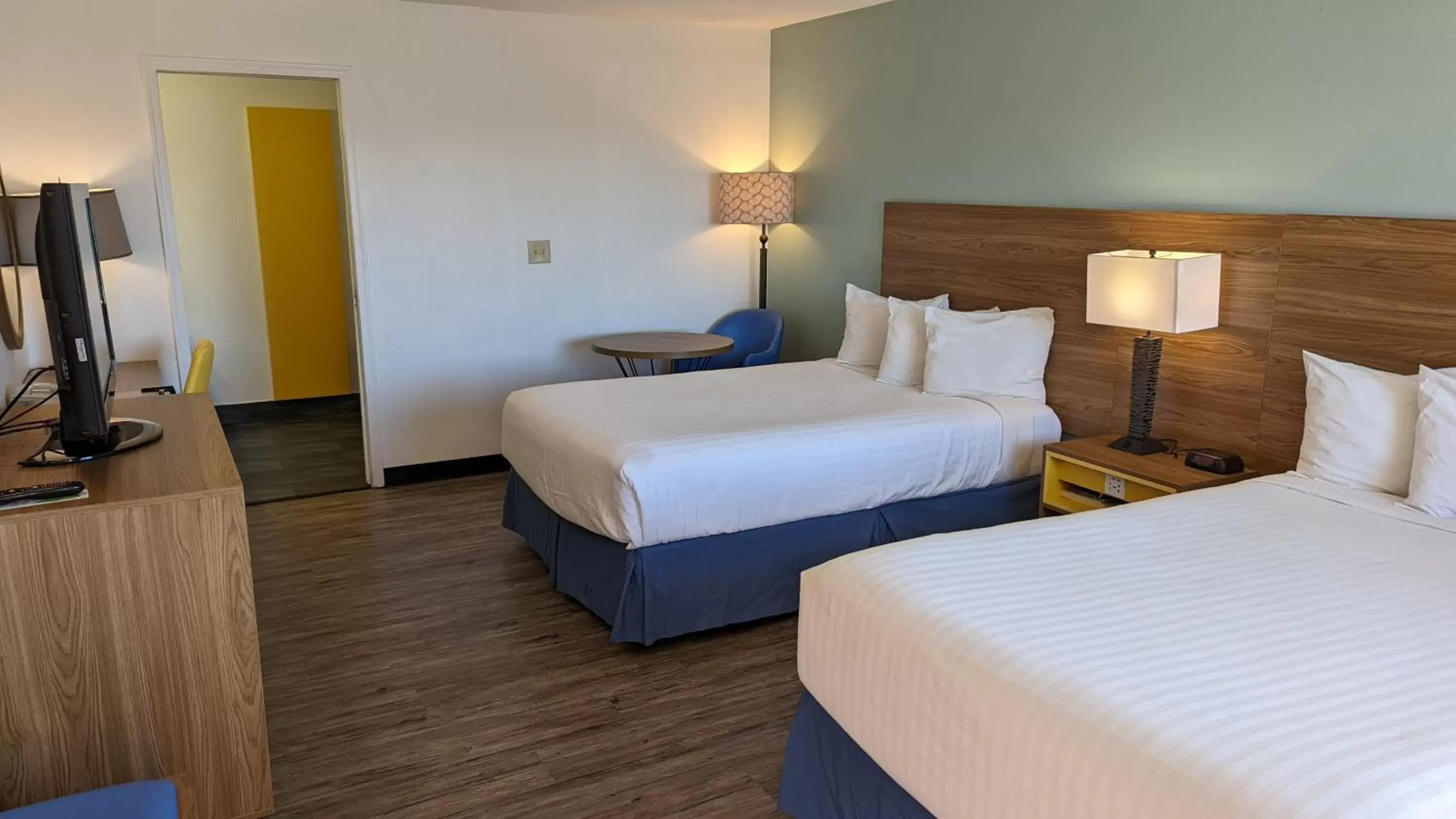 Bed in Days Inn by Wyndham Lake Havasu