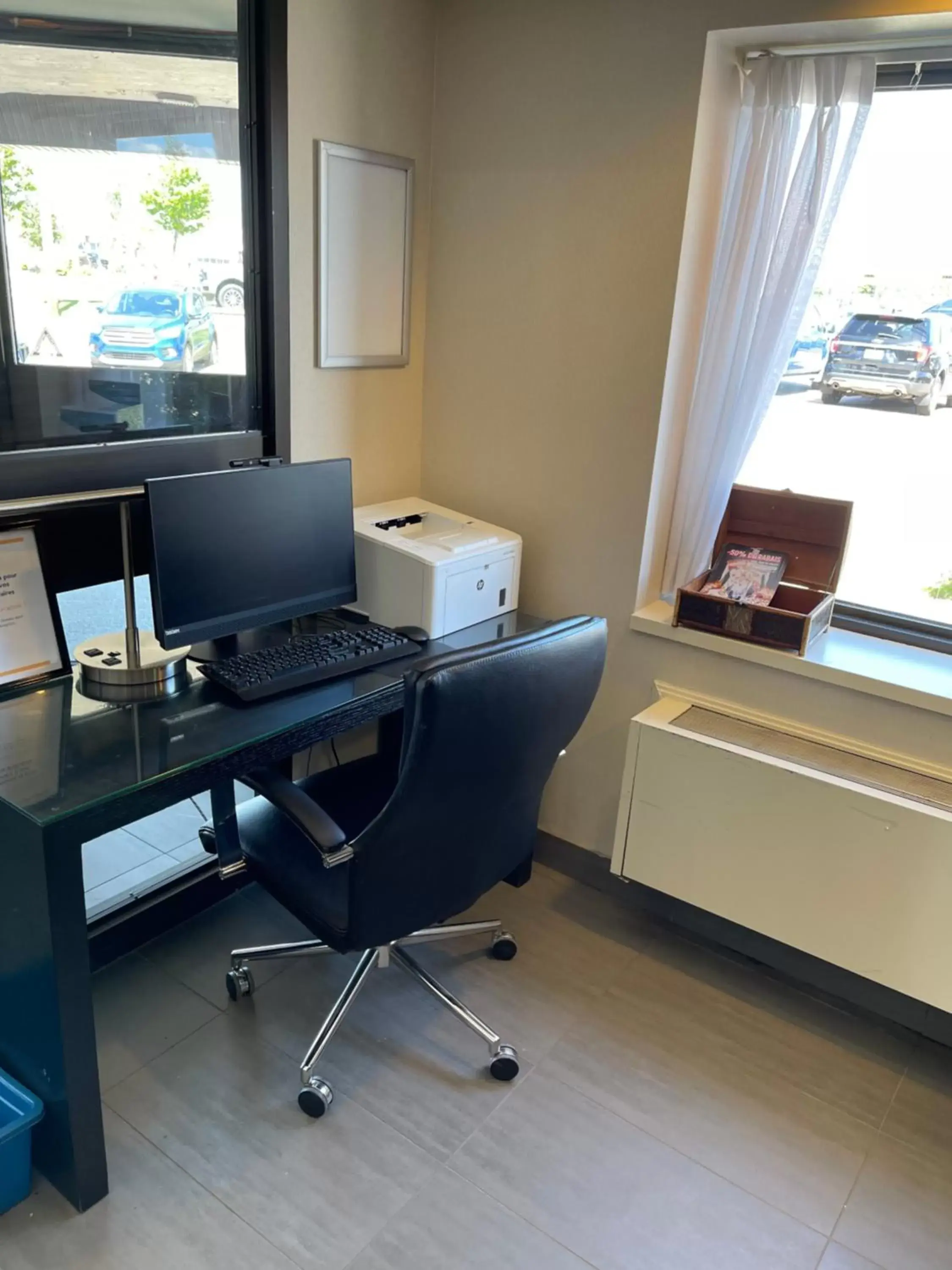 Seating area, Business Area/Conference Room in Comfort Inn Baie-Comeau