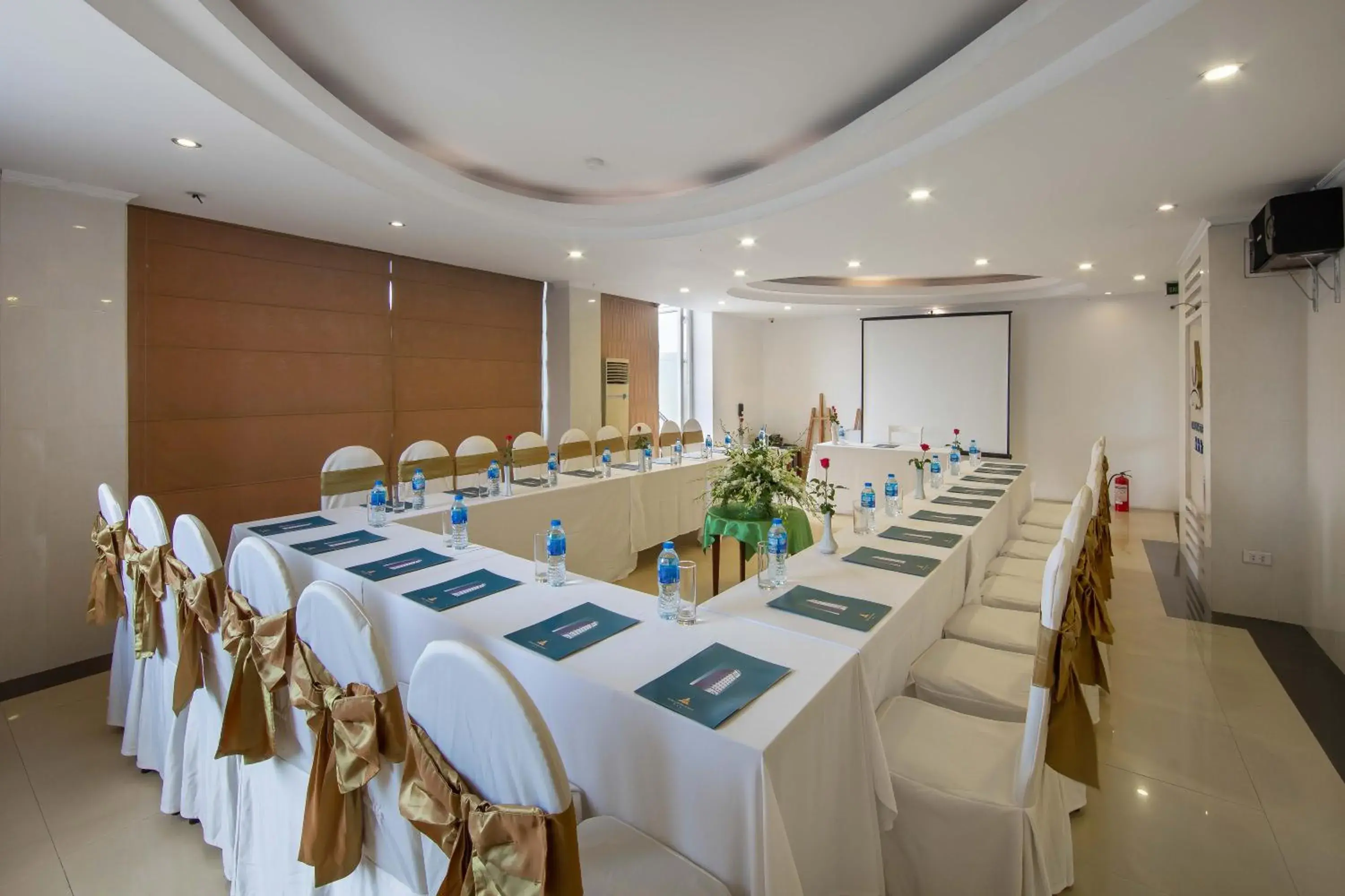 Meeting/conference room in Danly Hotel