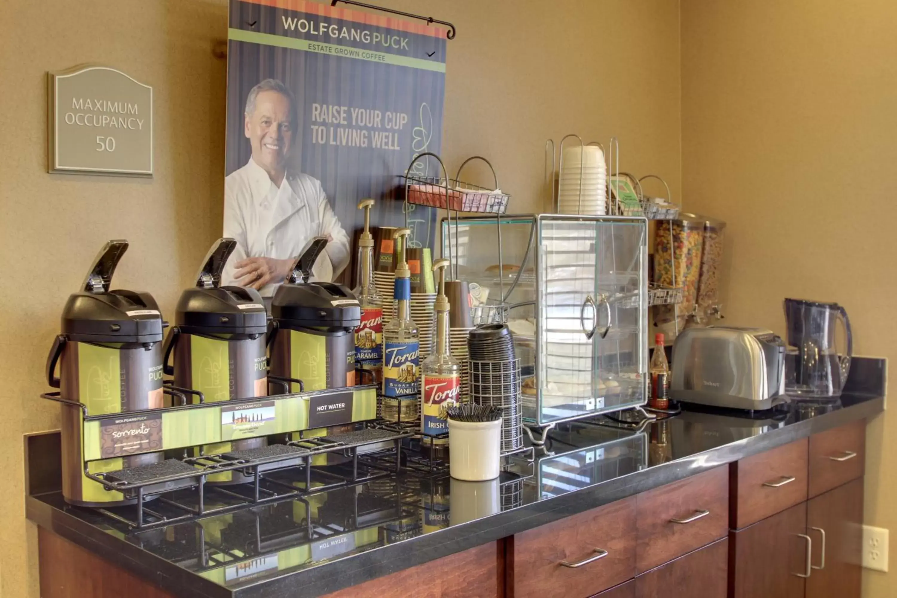 Food and drinks in Cobblestone Inn & Suites - Hartington Food and drinks in Cobblestone Inn & Suites - Hartington