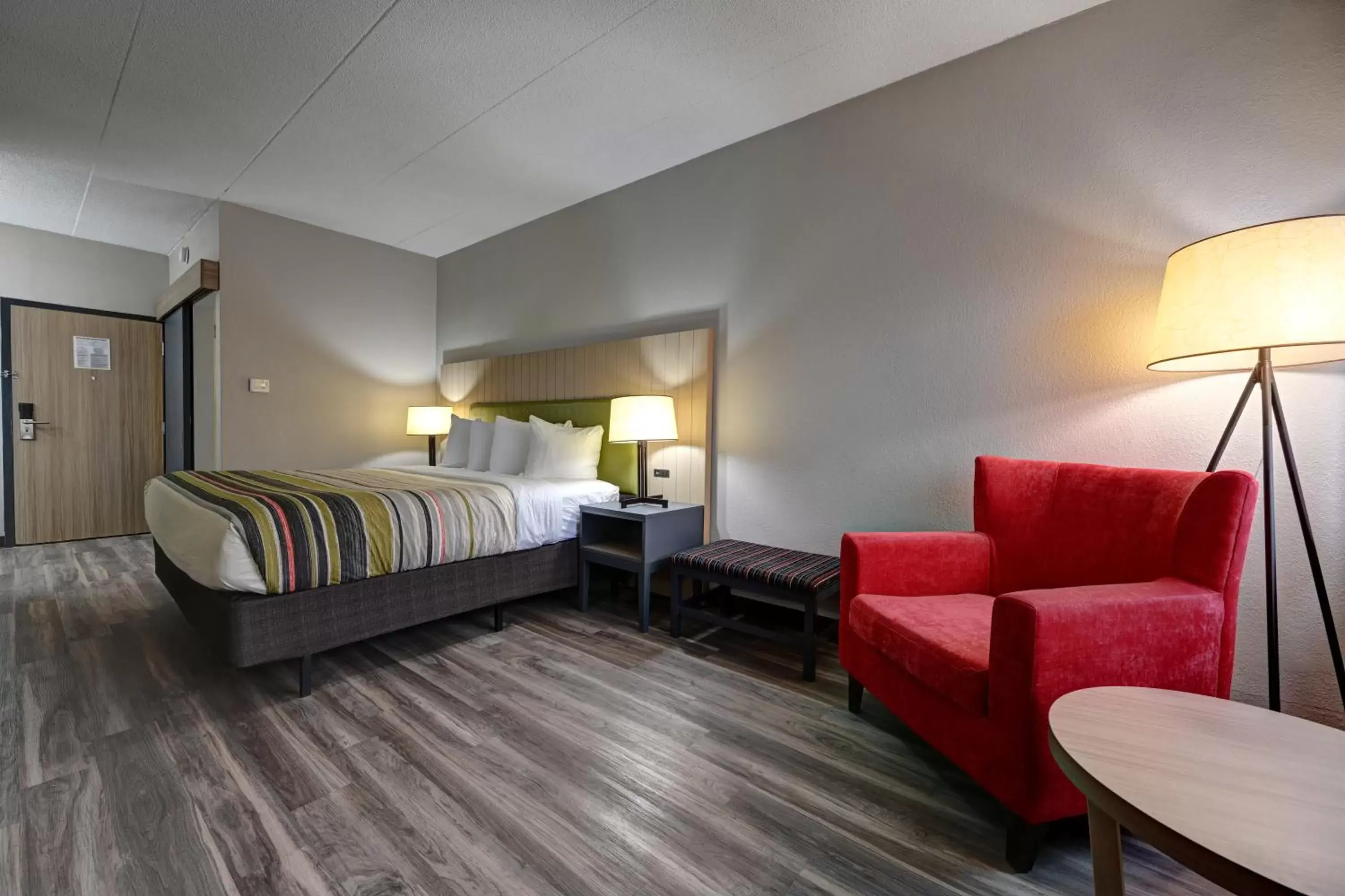 Bed in Country Inn & Suites by Radisson, Pierre, SD