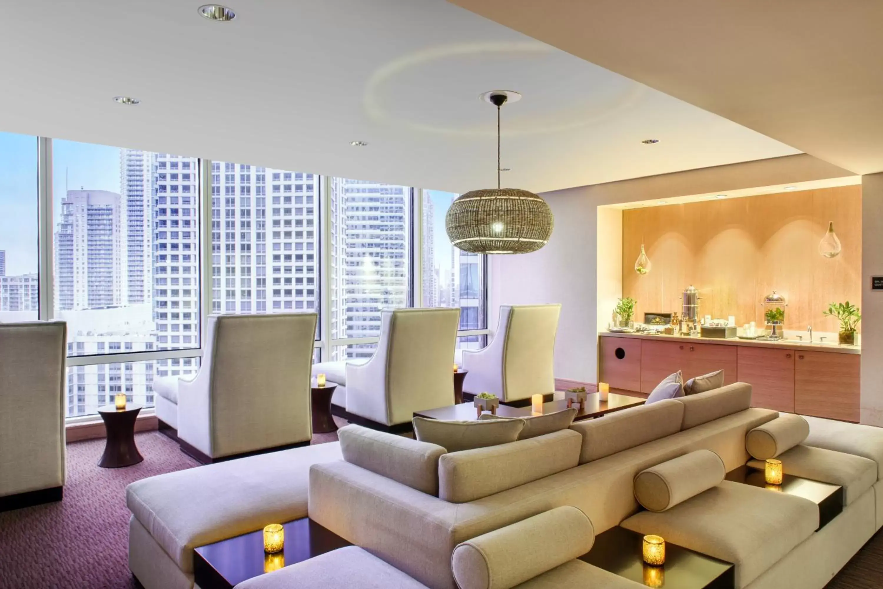 Spa and wellness centre/facilities, Lounge/Bar in Trump International Hotel & Tower Chicago