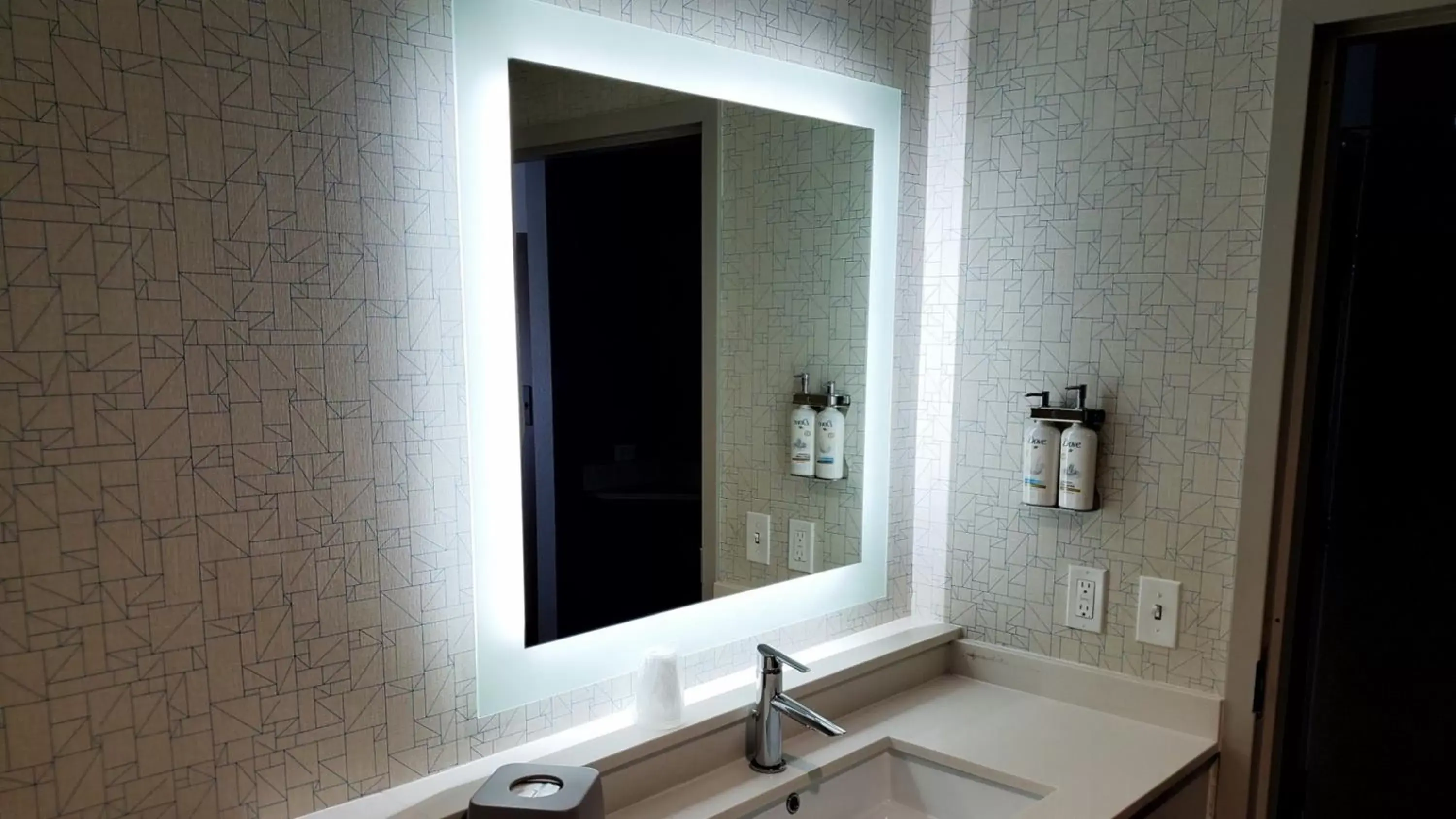 Photo of the whole room, Bathroom in Holiday Inn Express & Suites Moore, an IHG Hotel