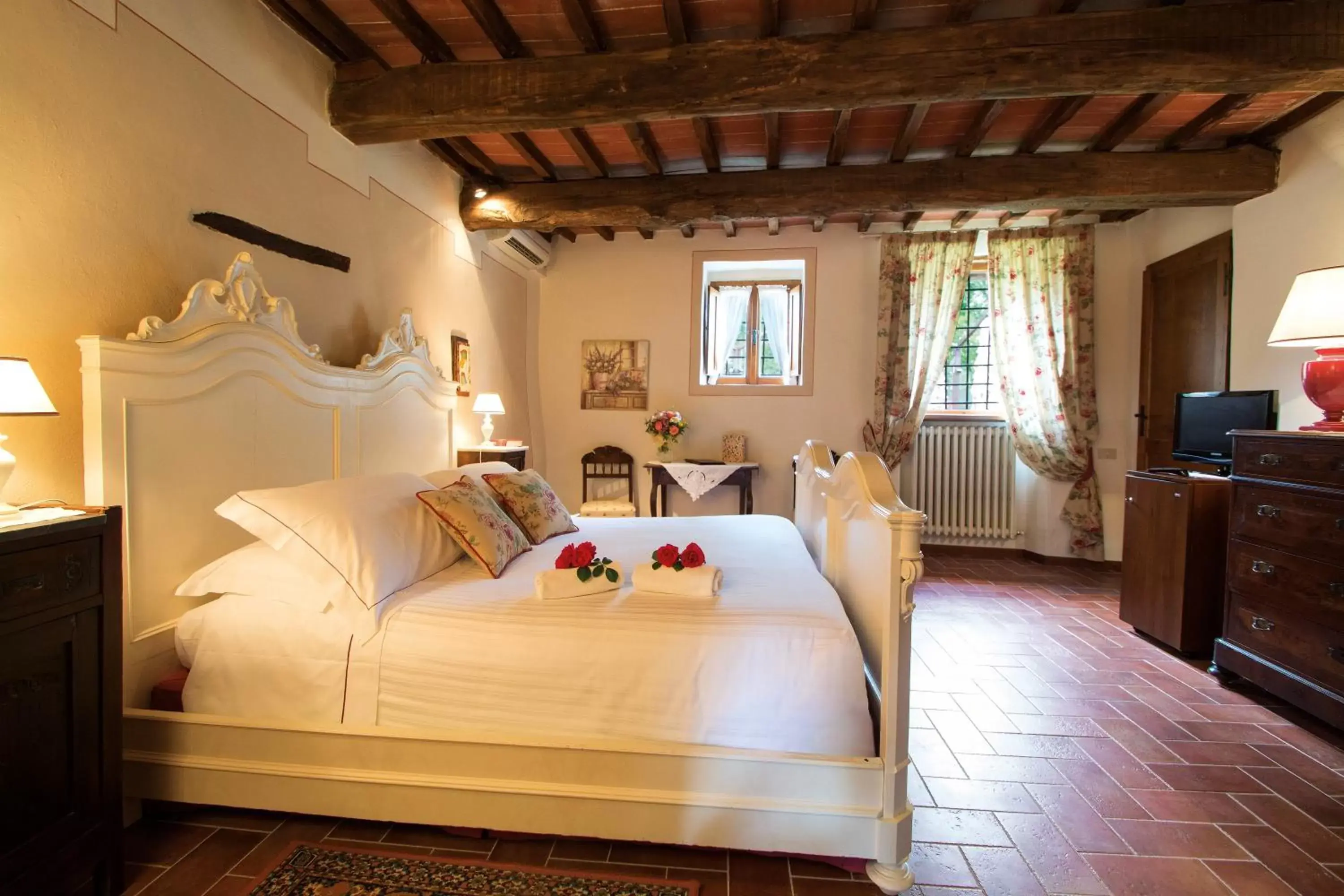 Photo of the whole room, Bed in Hotel Belvedere Di San Leonino