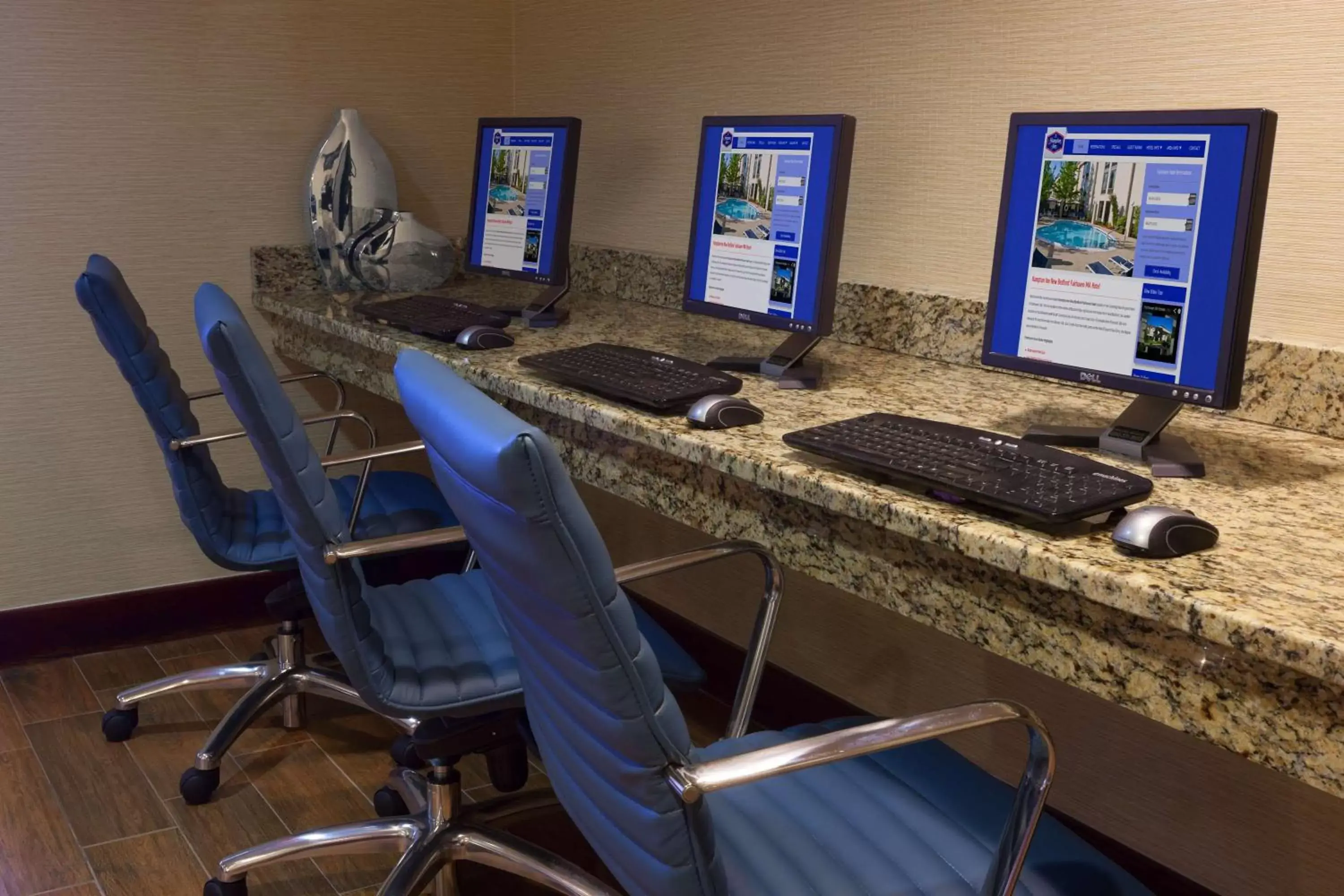 Business facilities, Business Area/Conference Room in Hampton Inn New Bedford/Fairhaven