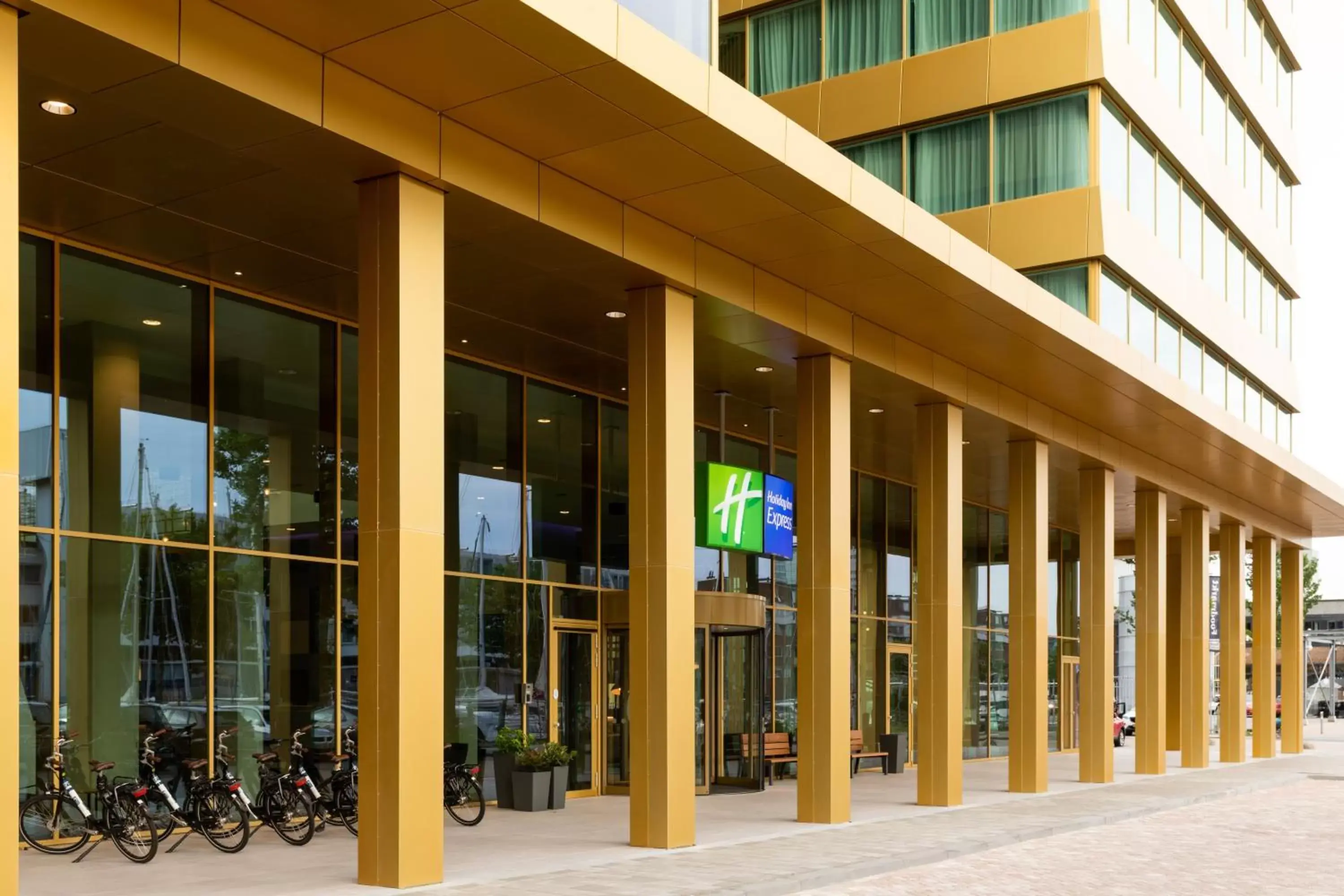 Property building in Holiday Inn Express Amsterdam - North Riverside by IHG Property building in Holiday Inn Express Amsterdam - North Riverside by IHG