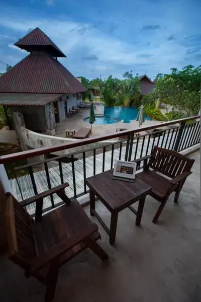 Balcony/Terrace, Pool View in Chalicha Resort