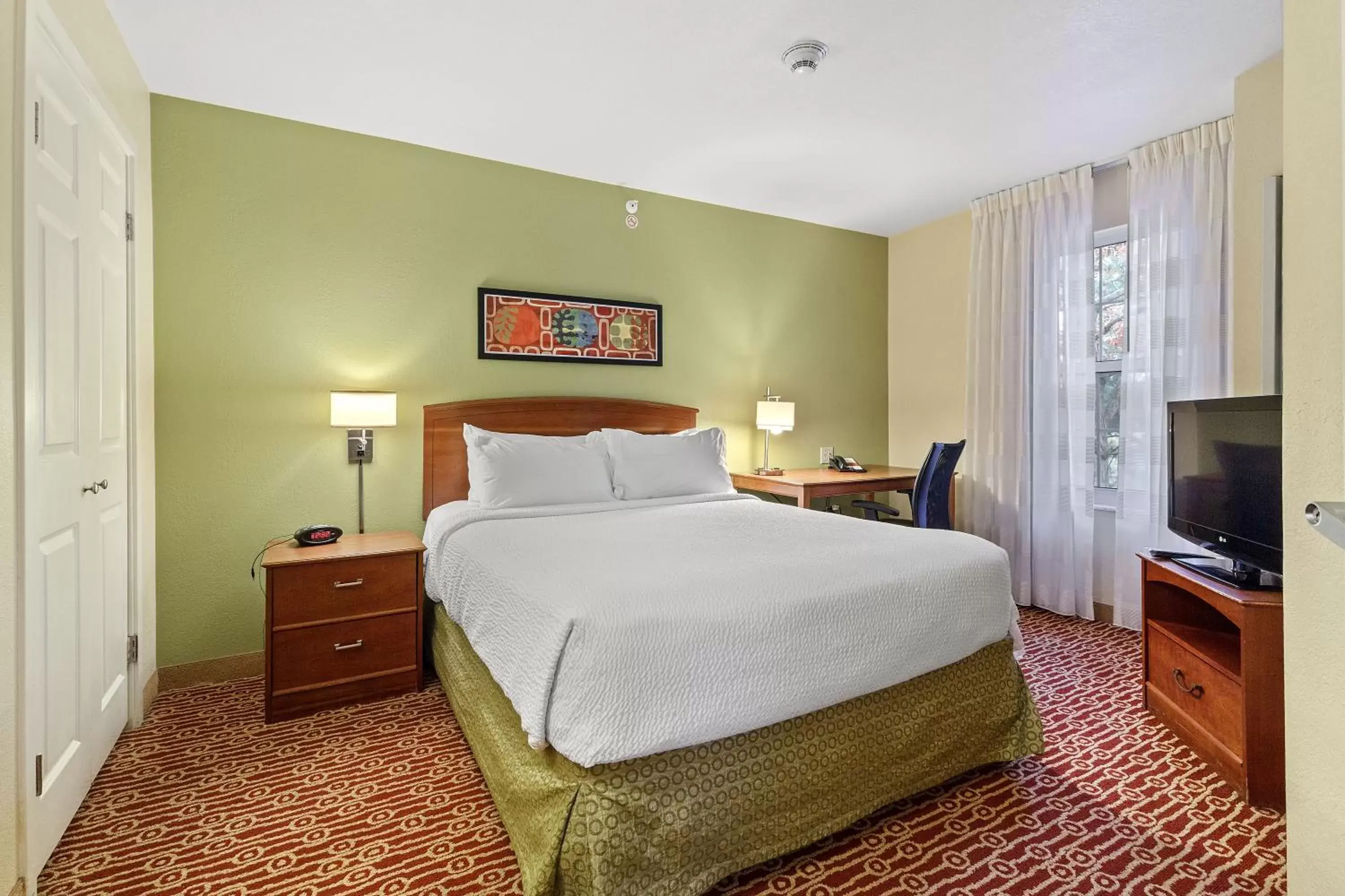 Bed in Extended Stay America Suites - Newport News - Yorktown