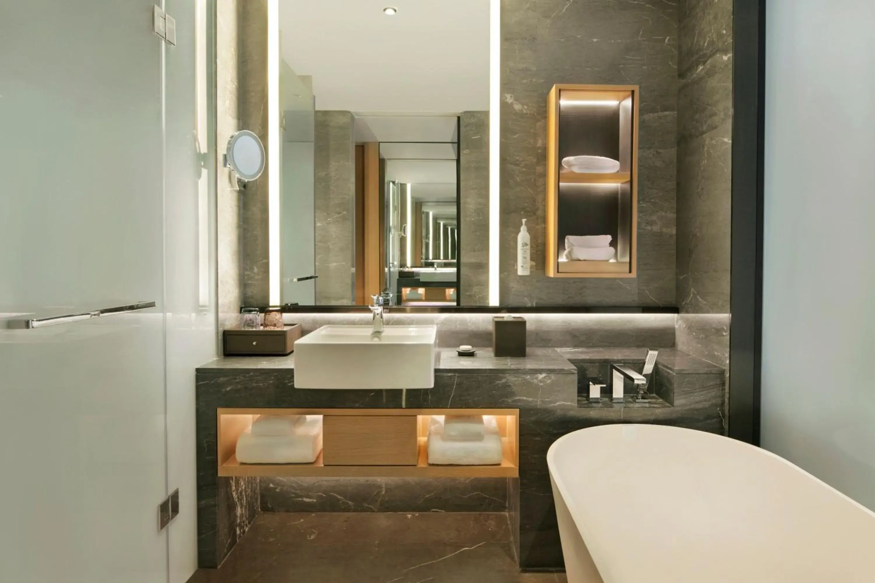 Bathroom in Delta Hotels by Marriott Xi'an