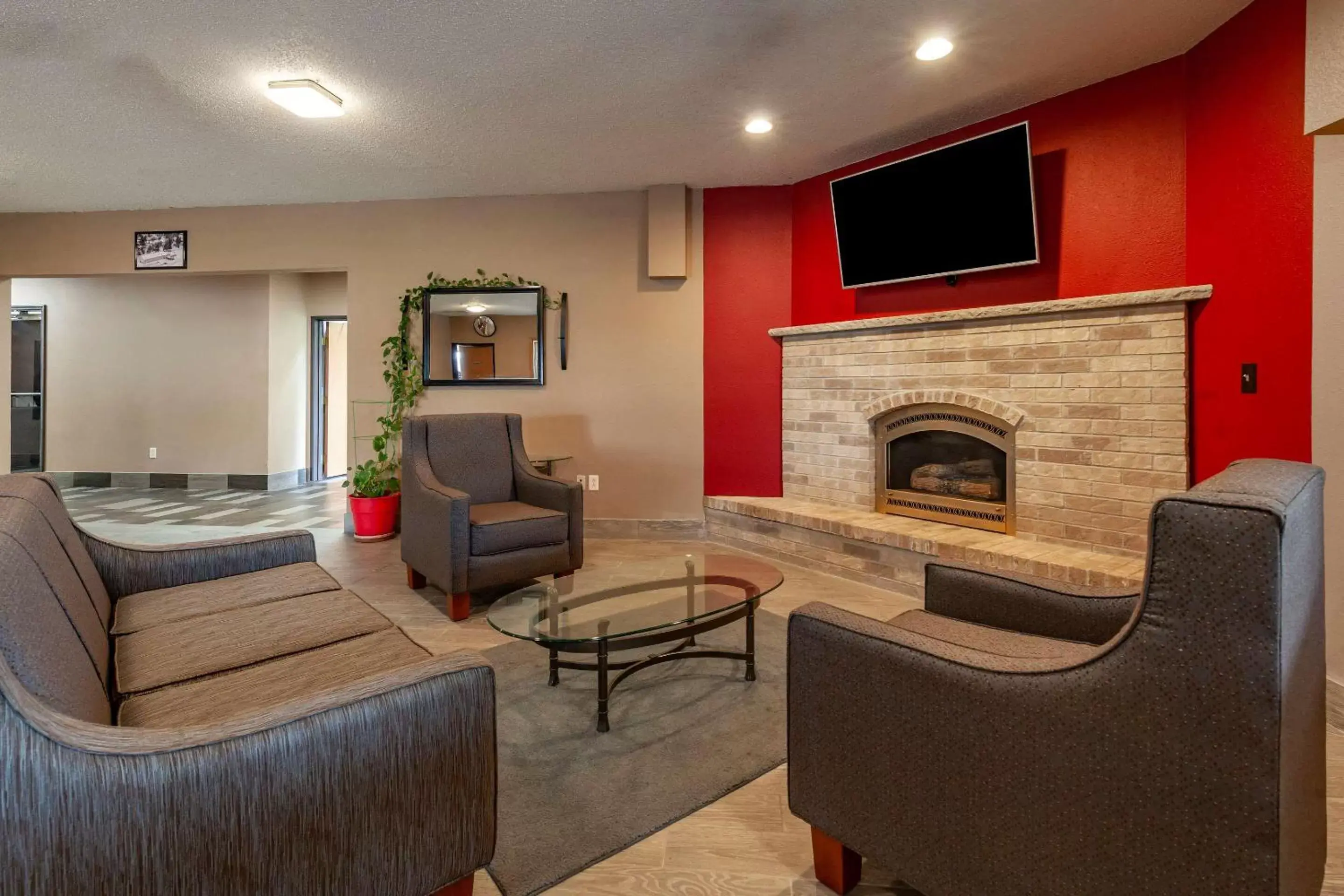 Lobby or reception, Seating Area in Quality Inn