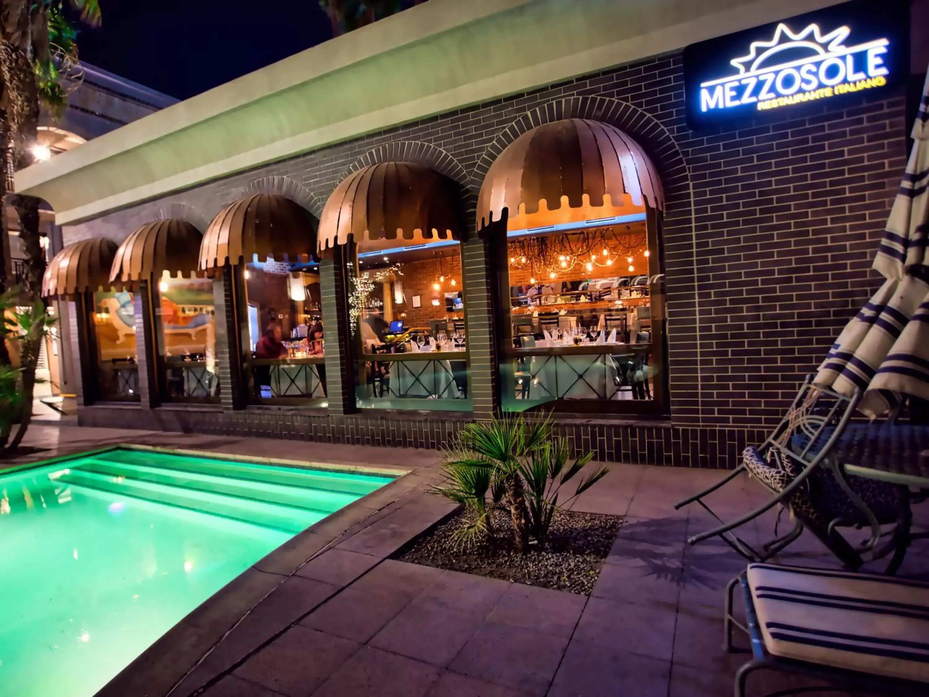 Swimming Pool in Hotel Lucerna Mexicali