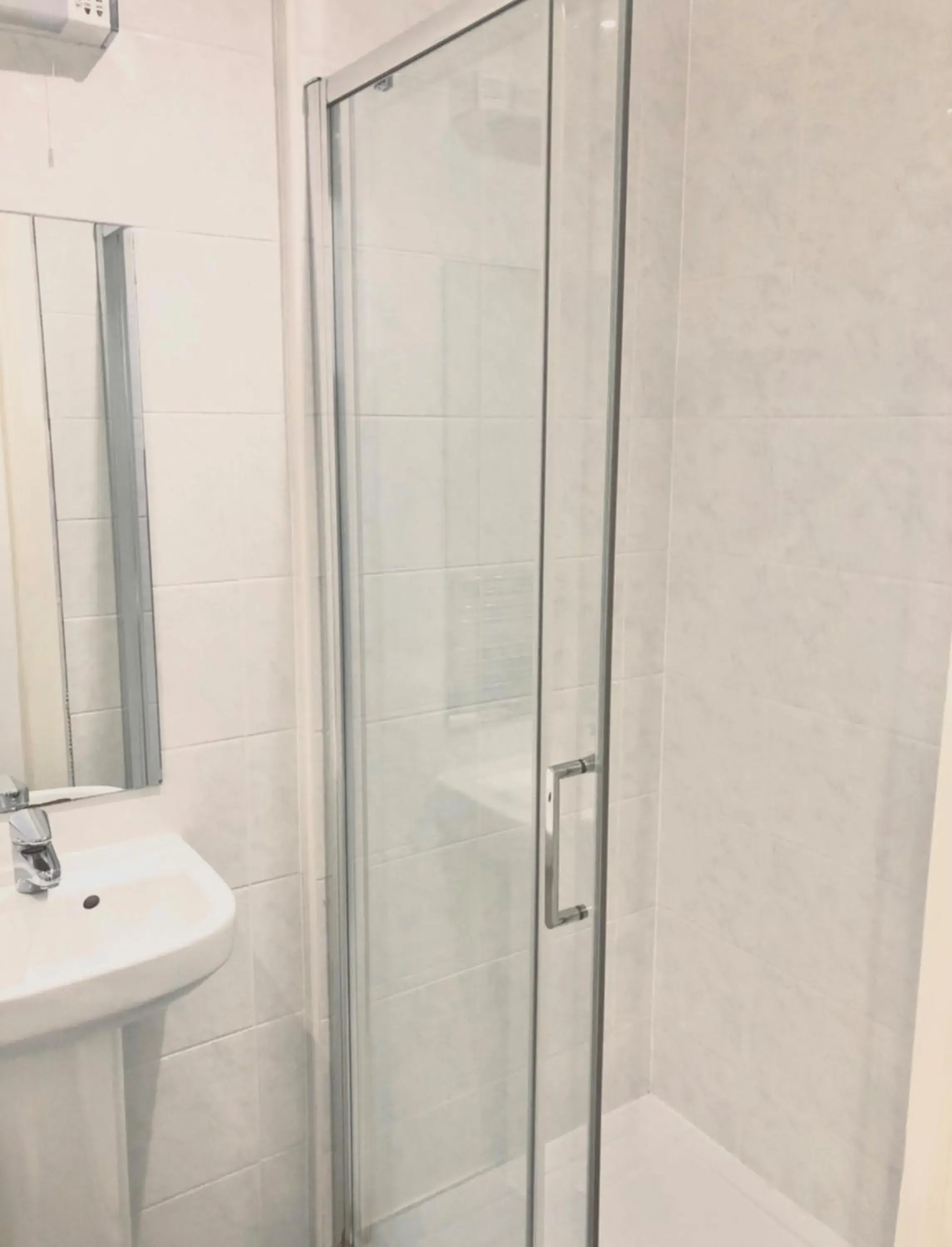 Shower, Bathroom in FoxHouse Studio Apartments