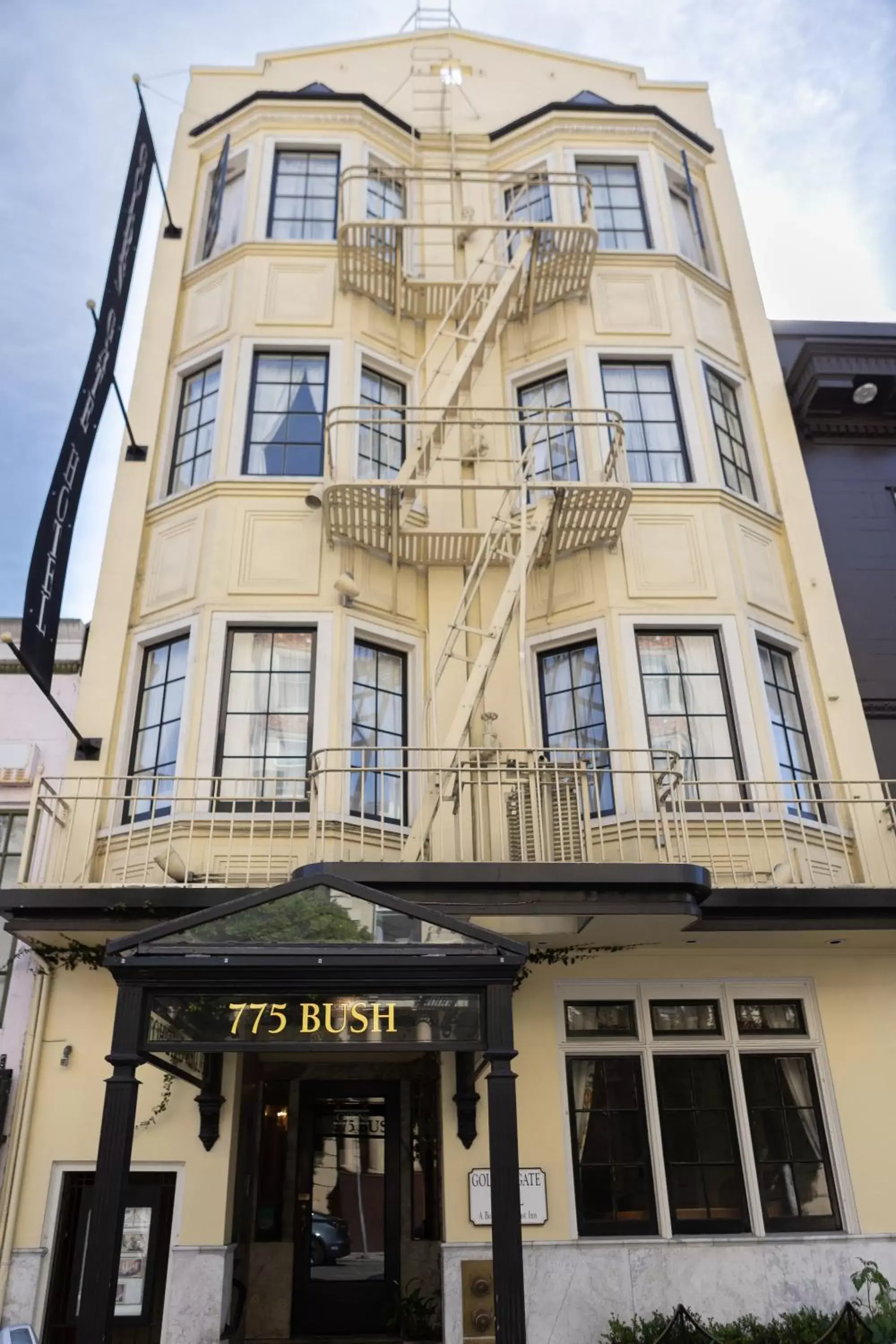 Property Building in Golden Gate Hotel