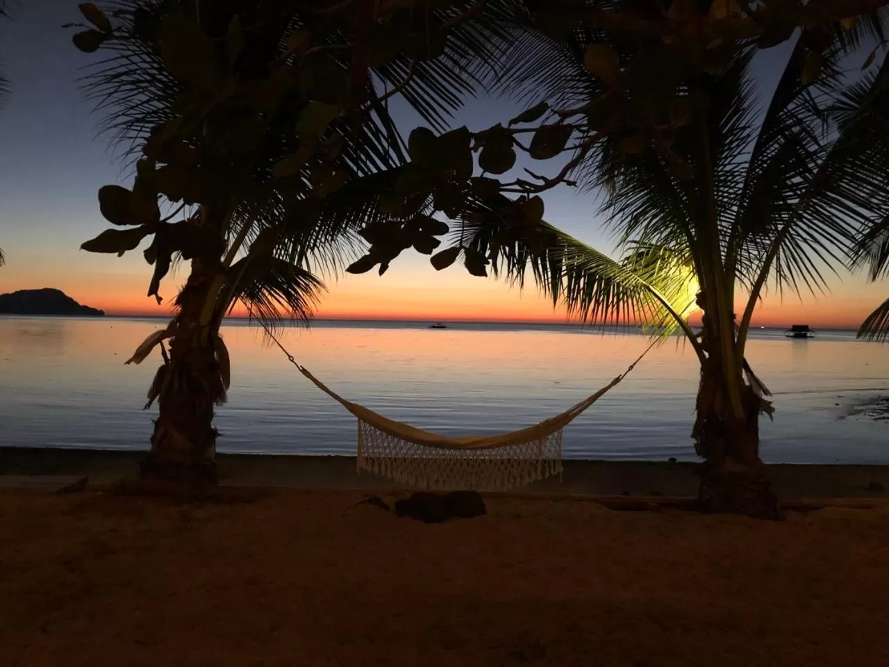 Sunset in The Beach House Ocam Ocam