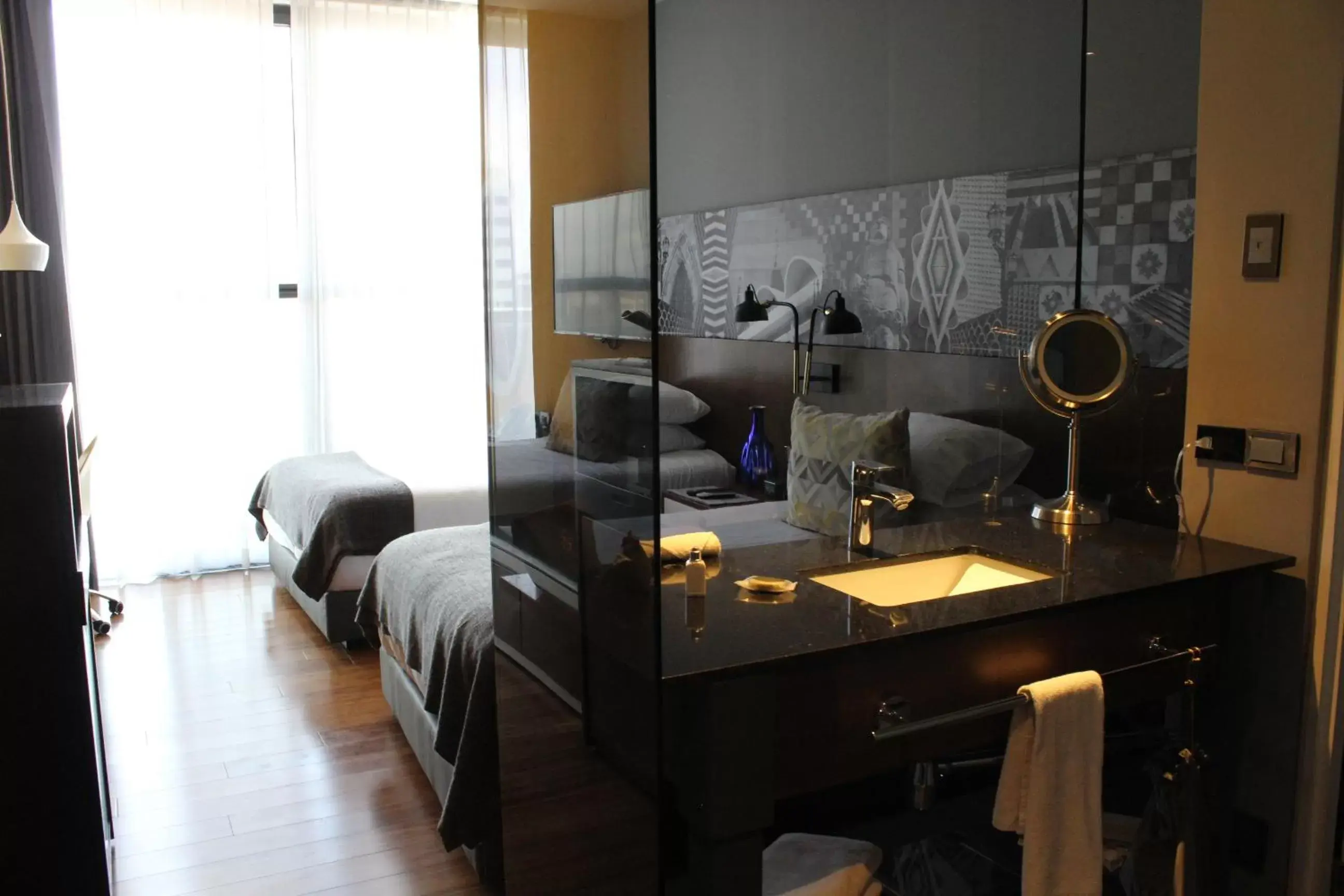Bedroom, Dining Area in Hotel Love It Consulado