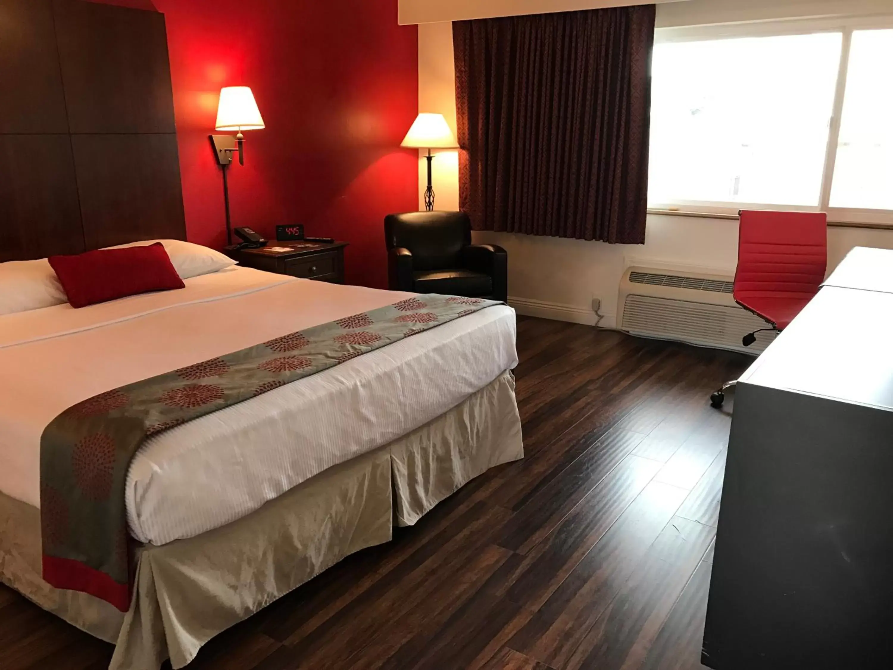 Bedroom, Bed in Ramada by Wyndham Torrance Bedroom, Bed in Ramada by Wyndham Torrance