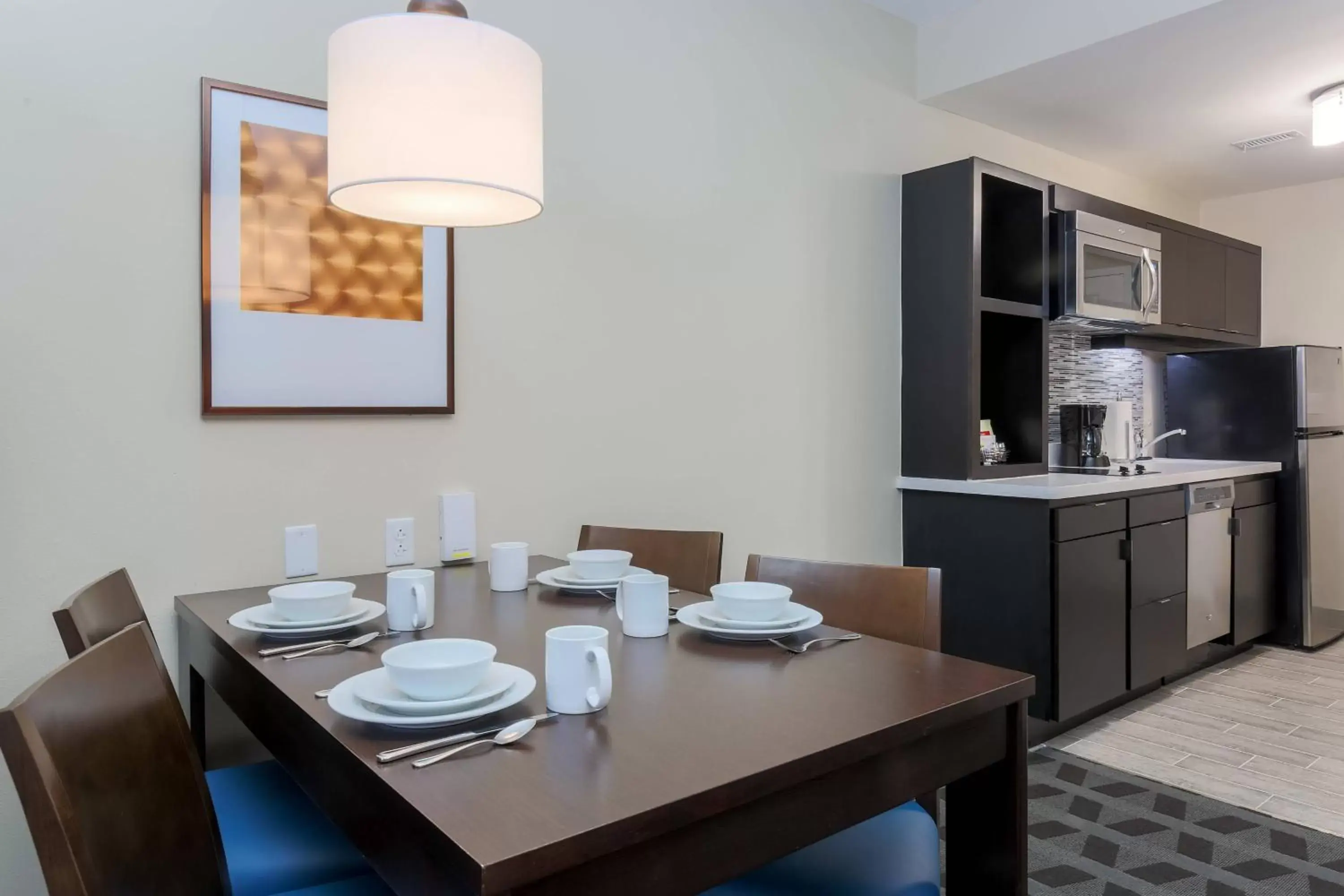 Kitchen or kitchenette, Dining Area in TownePlace Suites by Marriott McAllen Edinburg