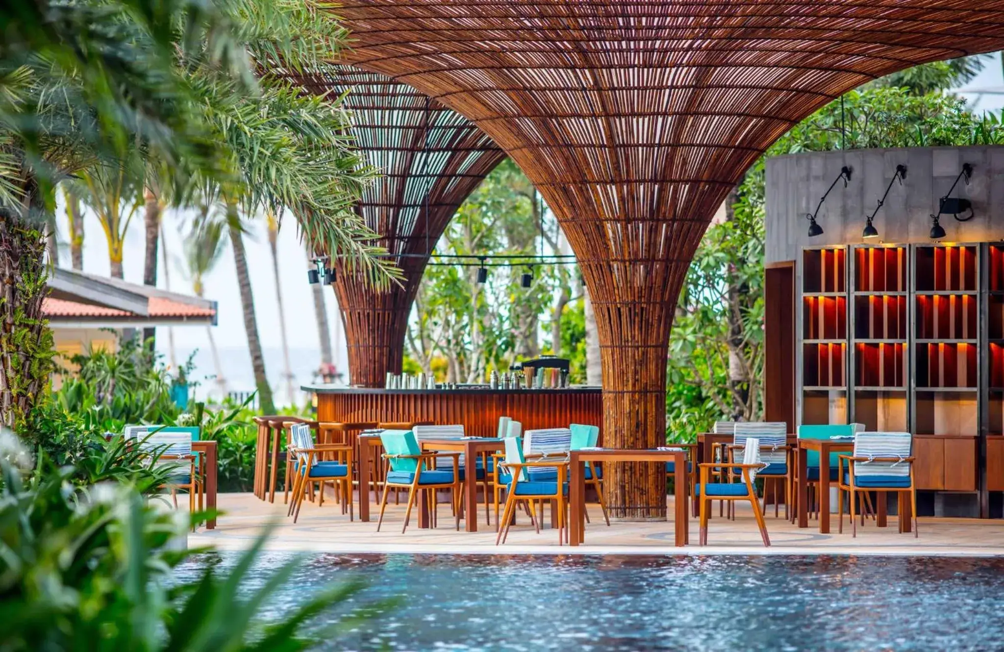 Lounge or bar, Restaurant/Places to Eat in InterContinental Phu Quoc Long Beach Resort, an IHG Hotel