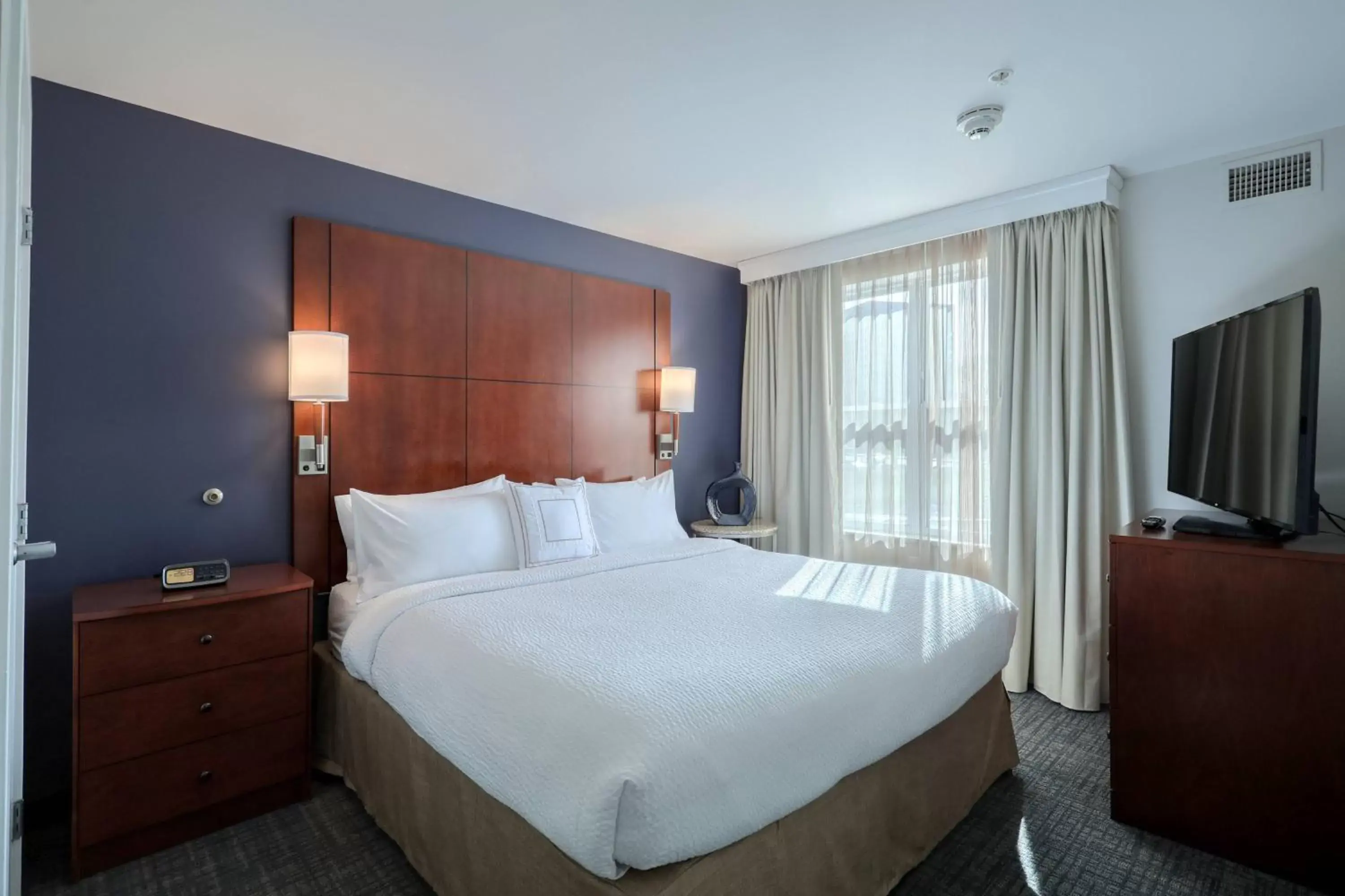 Bedroom, Bed in Residence Inn by Marriott Woodbridge Edison/Raritan Center