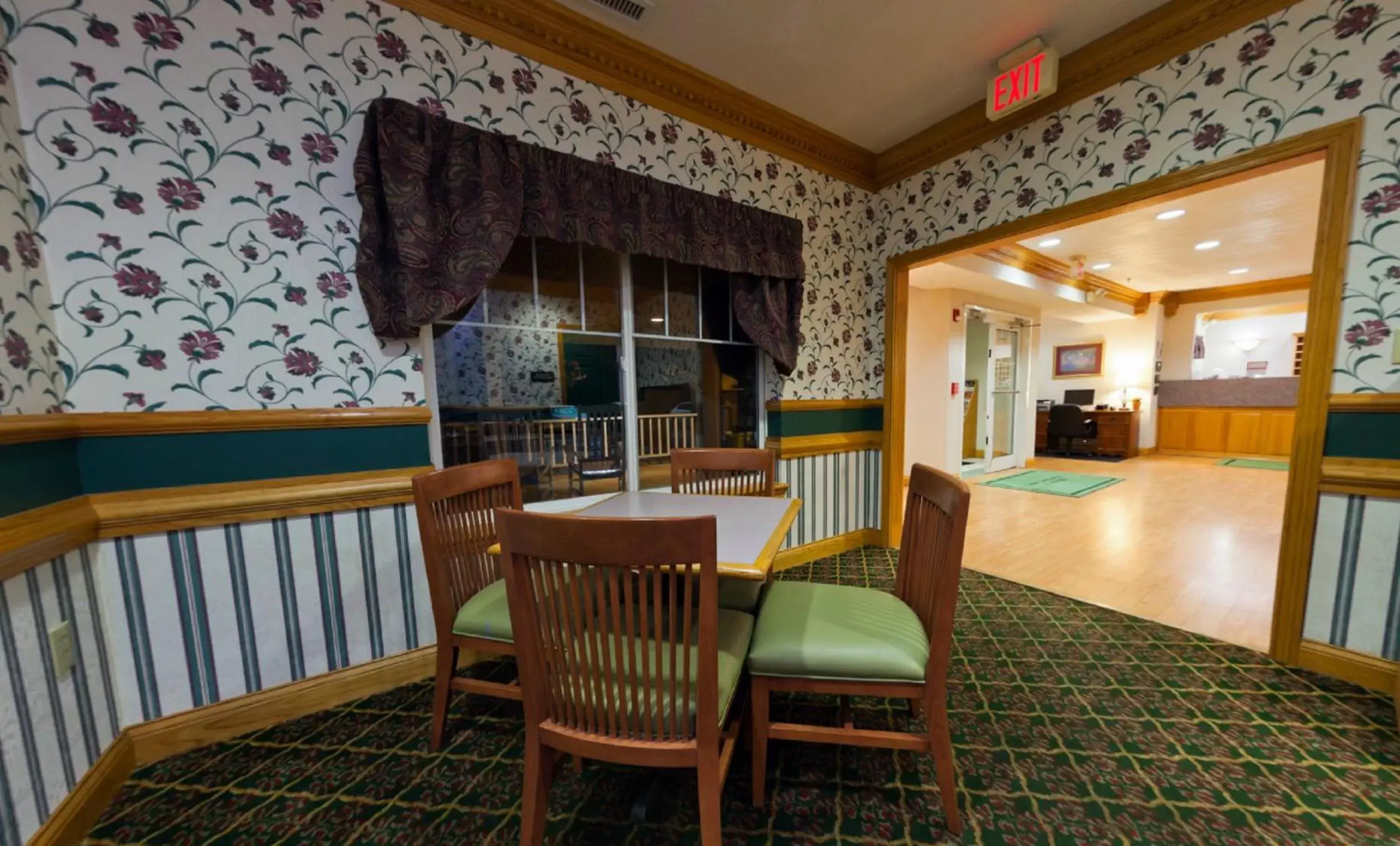 Restaurant/places to eat in Country Inn & Suites by Radisson, Indianapolis South, IN
