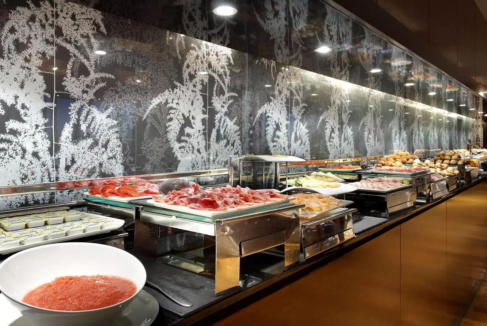 Lounge or bar in Eurostars Madrid Tower Lounge or bar in Eurostars Madrid Tower