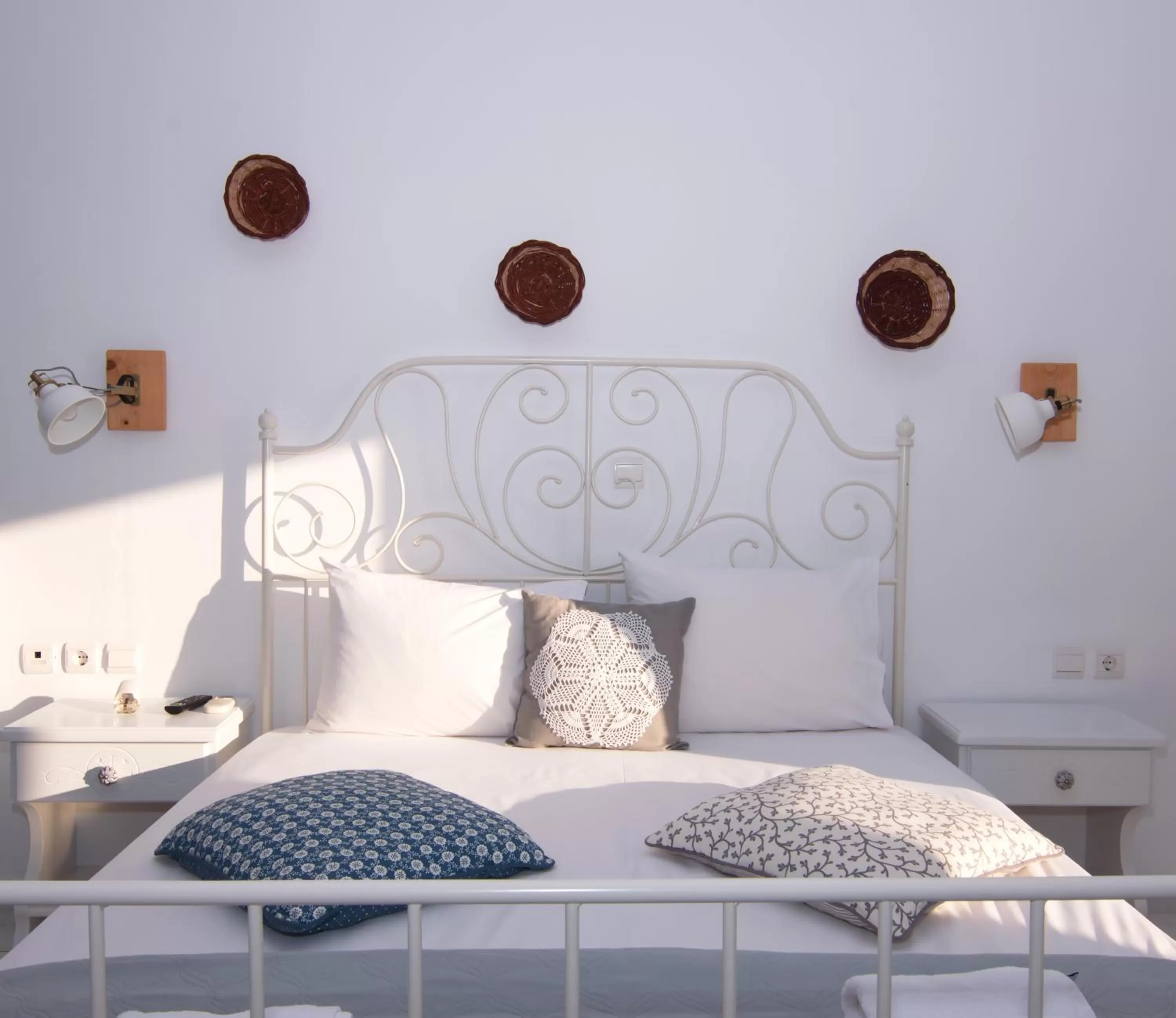 Property building, Bed in Ktima Bianco