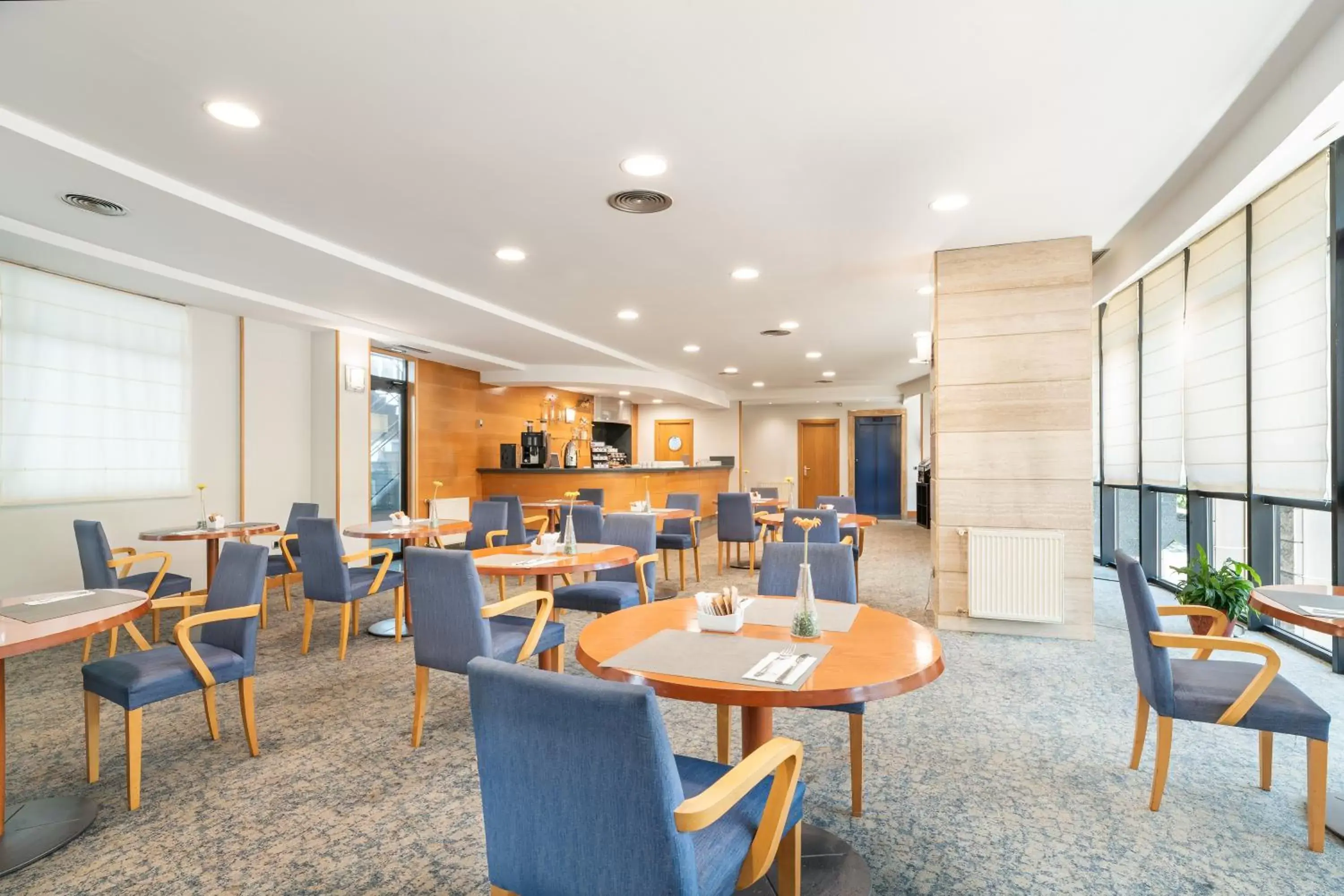 Lounge or bar in Exe Area Central Lounge or bar in Exe Area Central